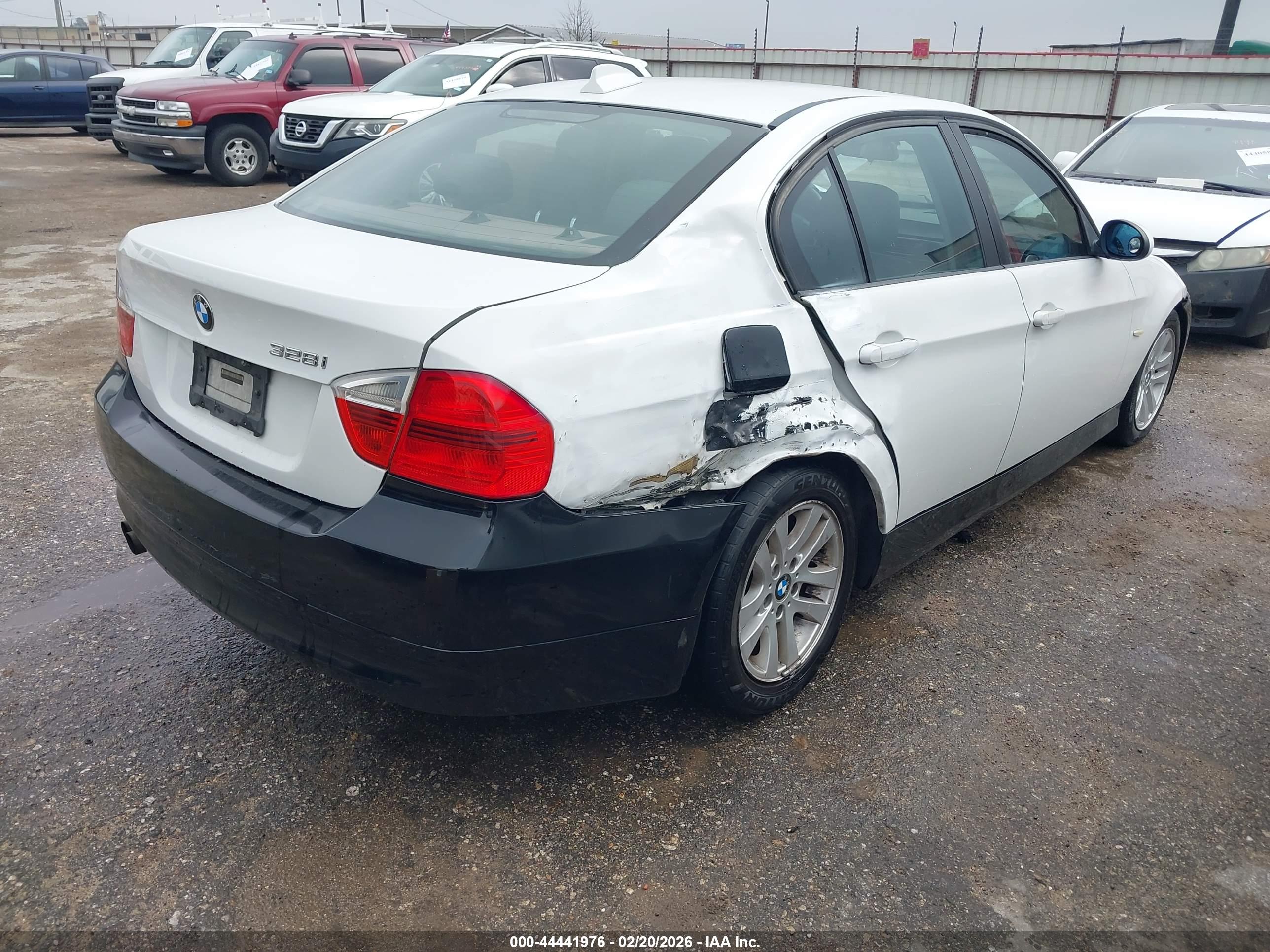 BMW 328I image 4