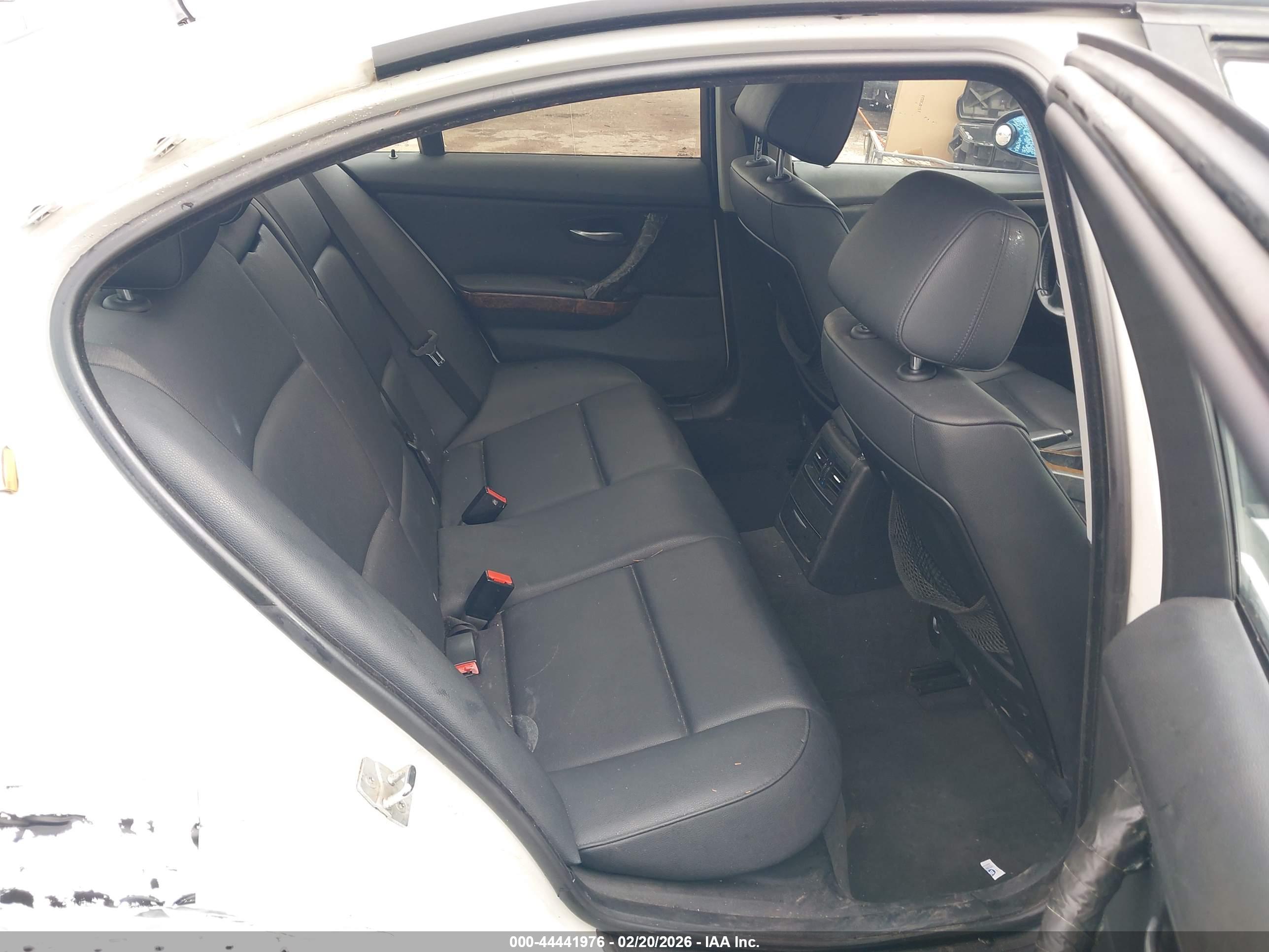 BMW 328I image 8