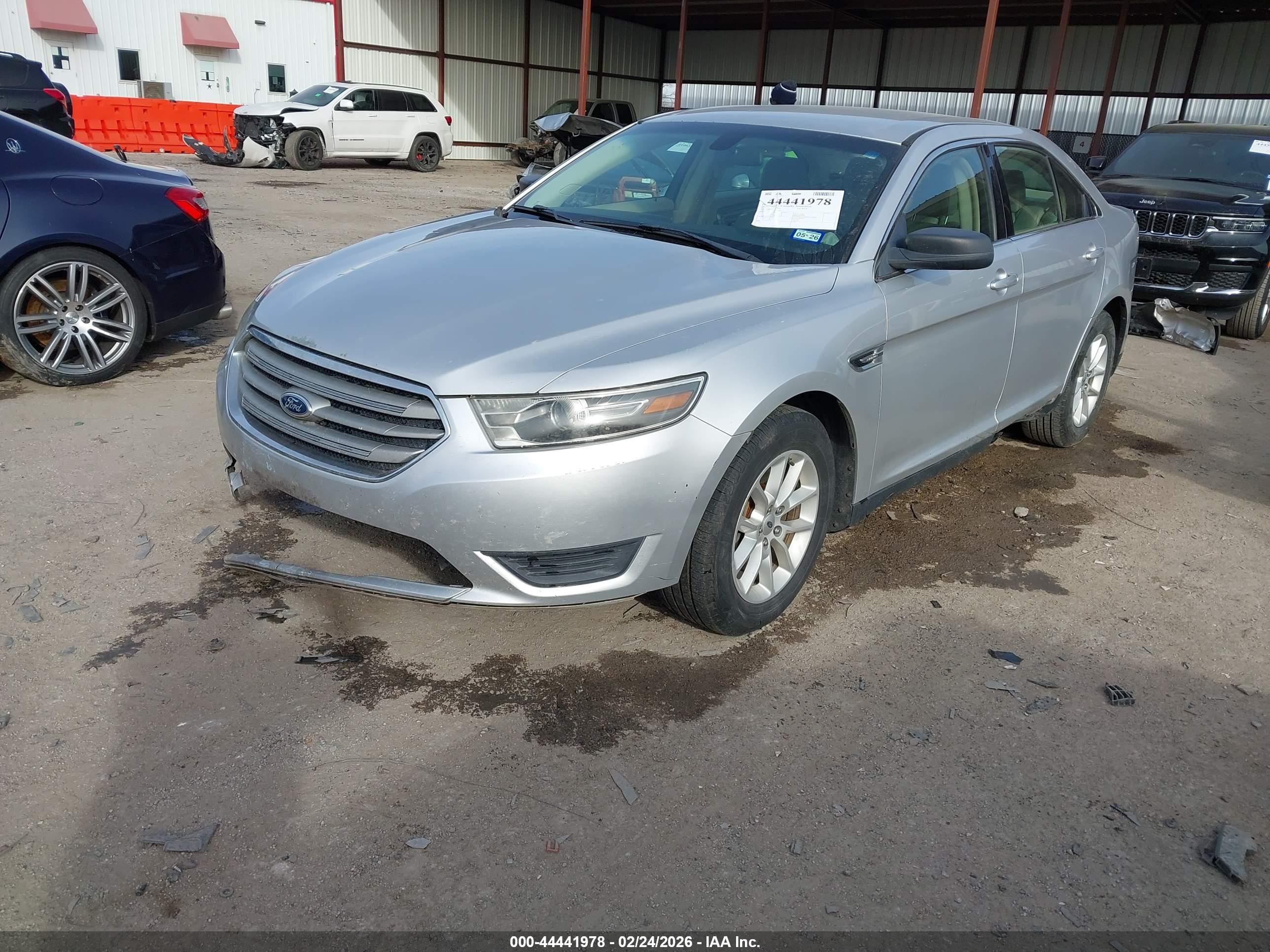 FORD TAURUS image 2