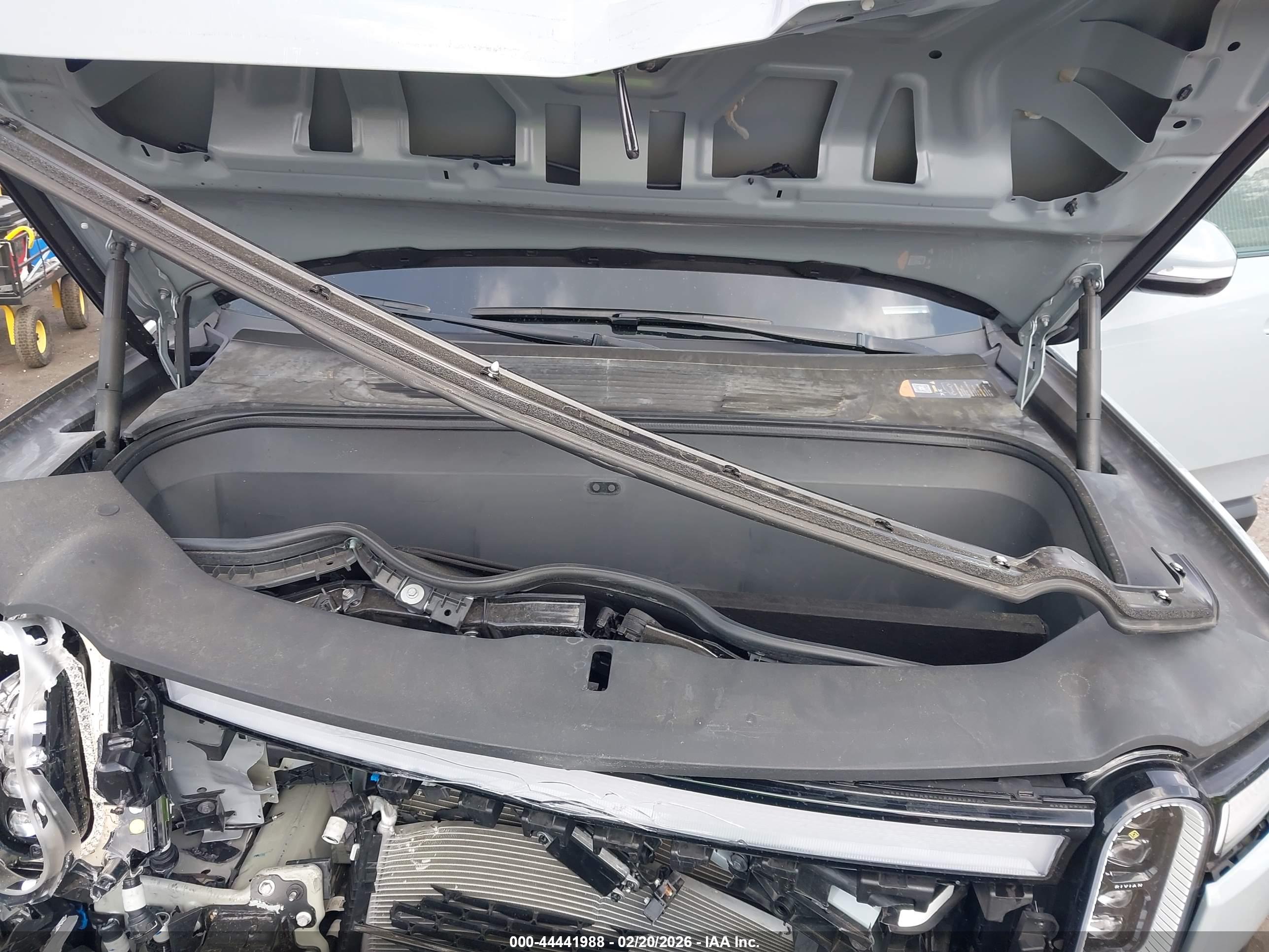 RIVIAN R1S image 10