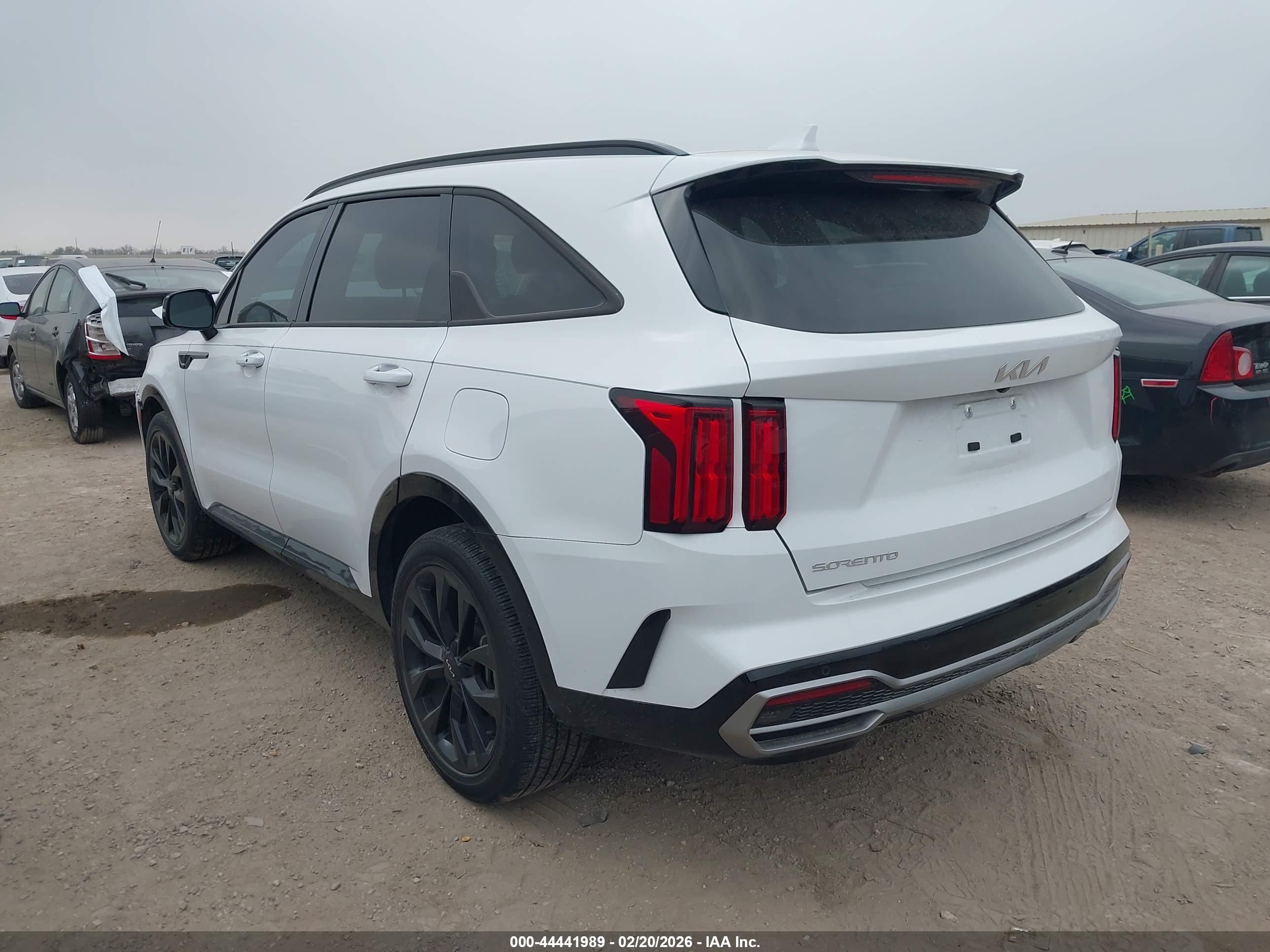 KIA SORENTO image 3