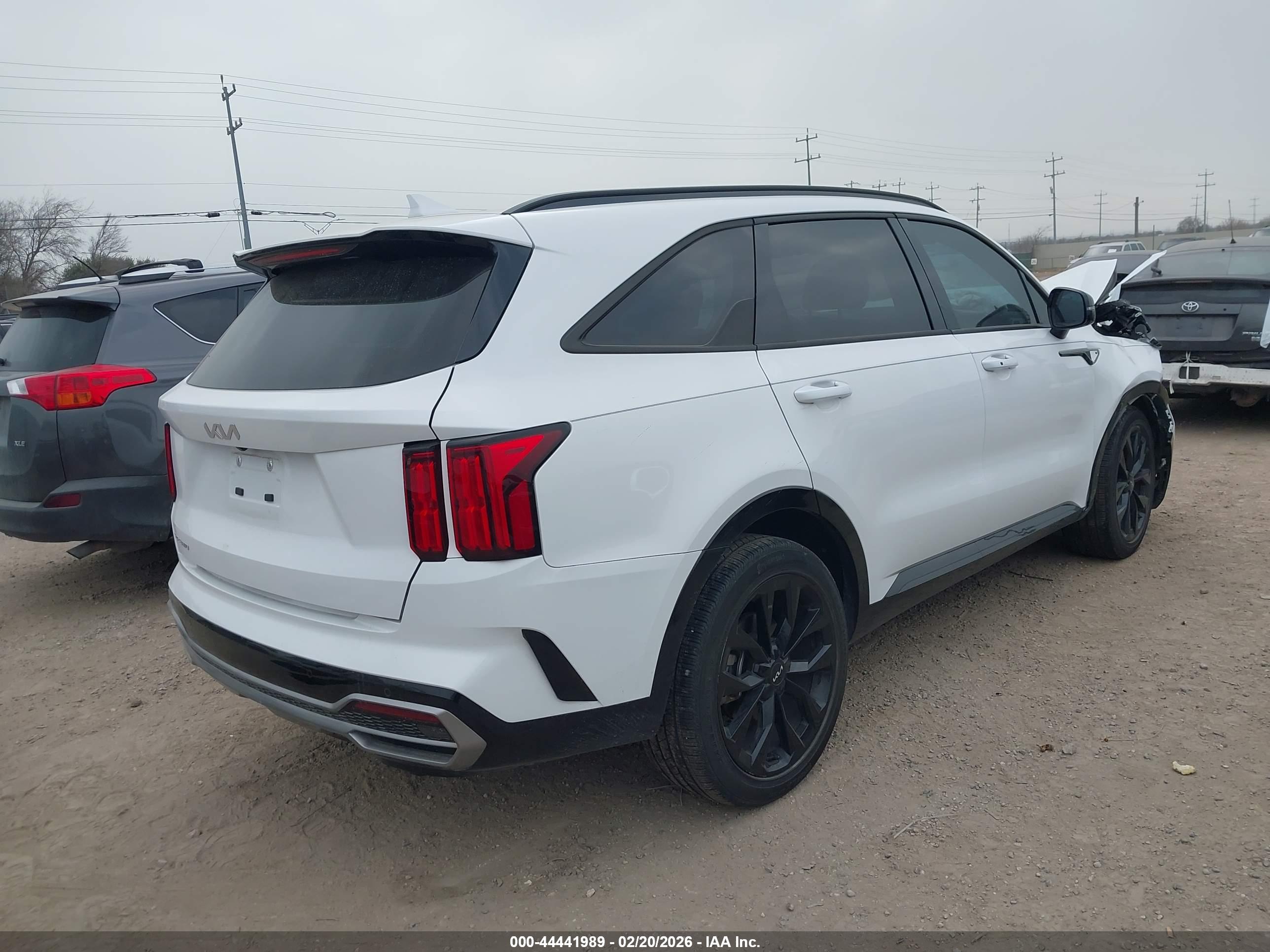KIA SORENTO image 4