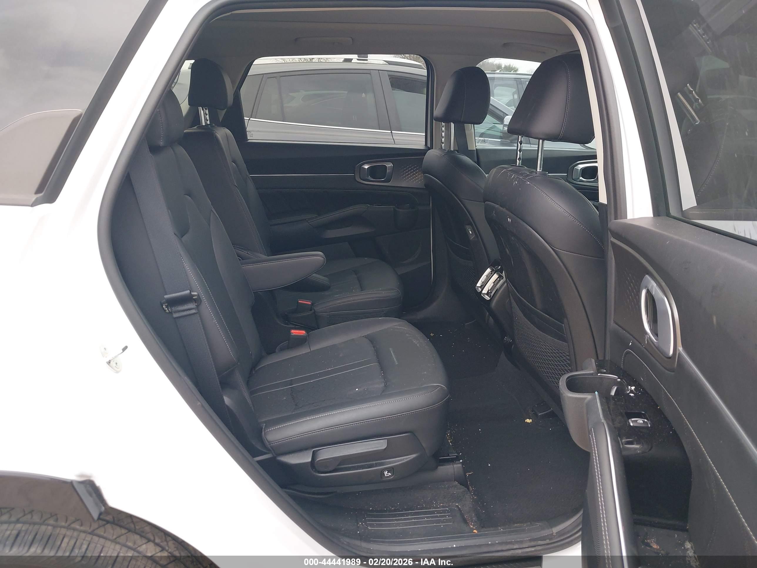 KIA SORENTO image 8