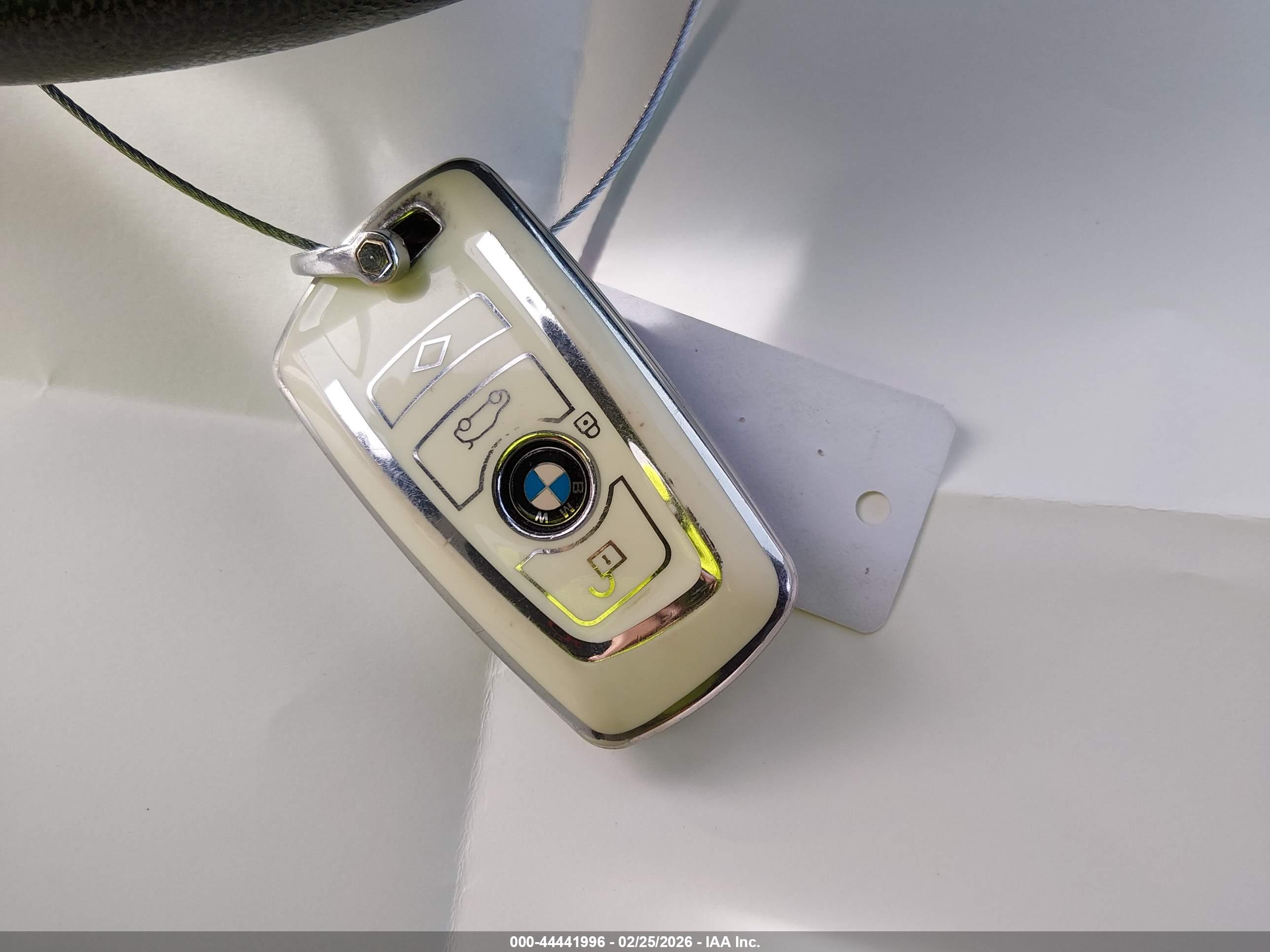 BMW 320I image 11
