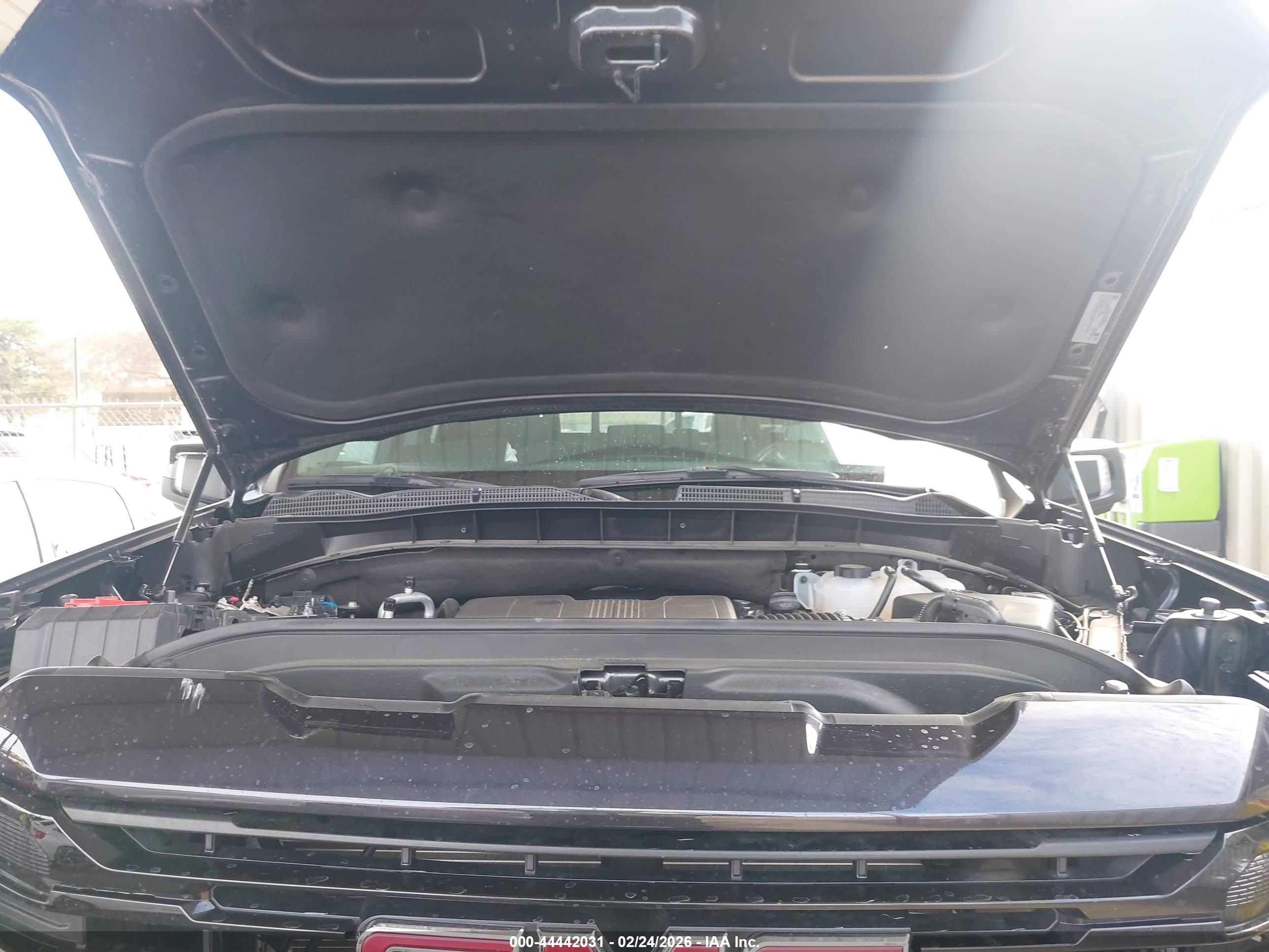 GMC SIERRA image 10