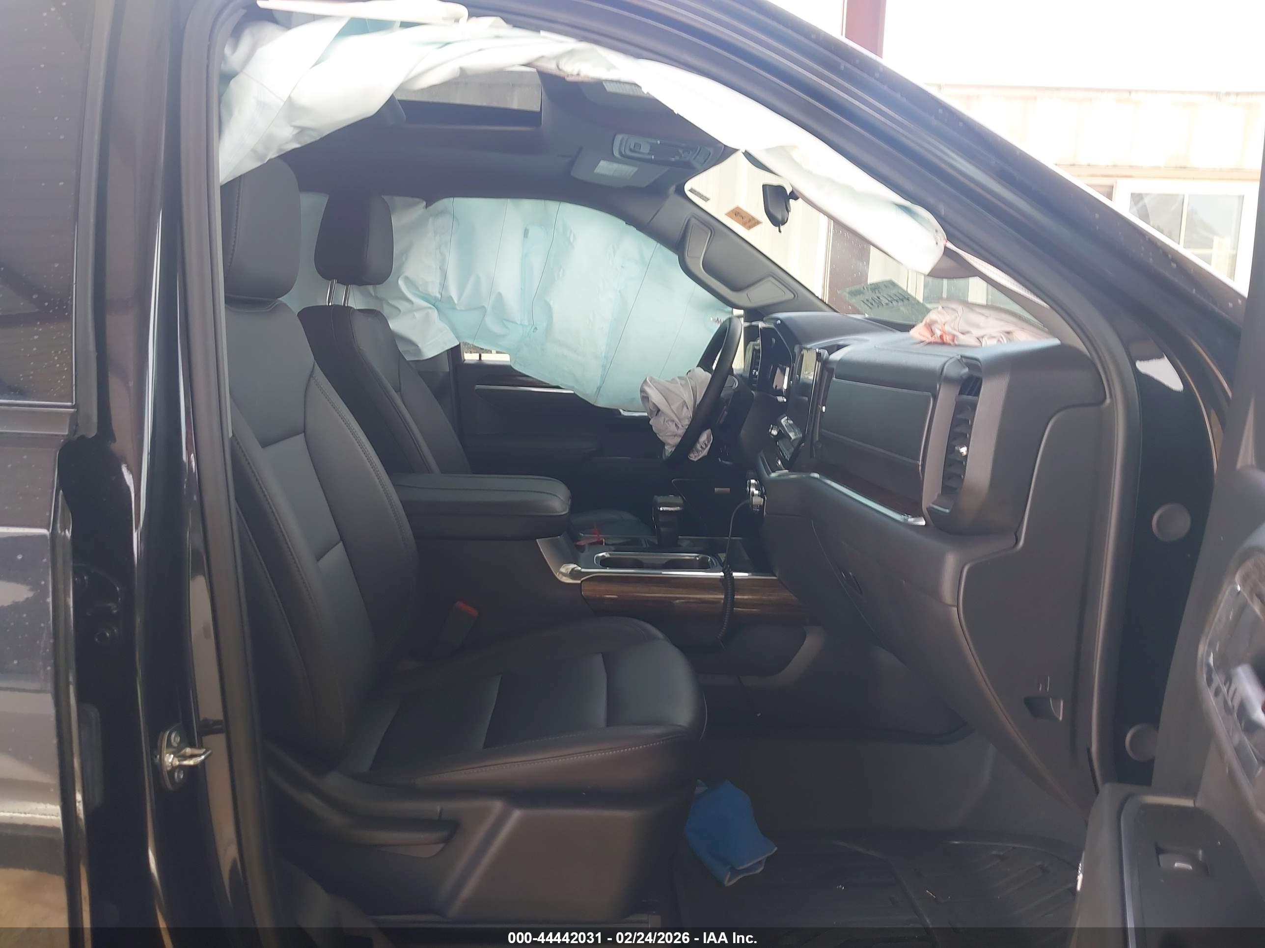 GMC SIERRA image 5