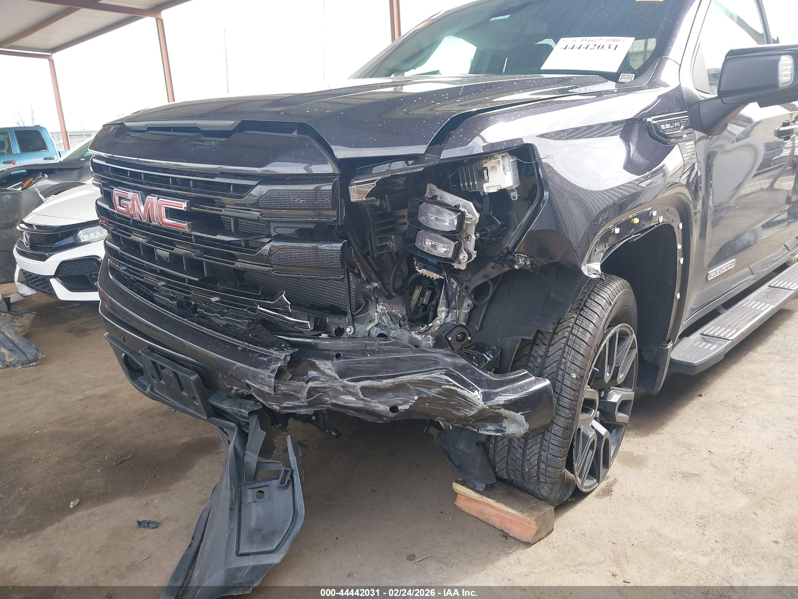 GMC SIERRA image 6