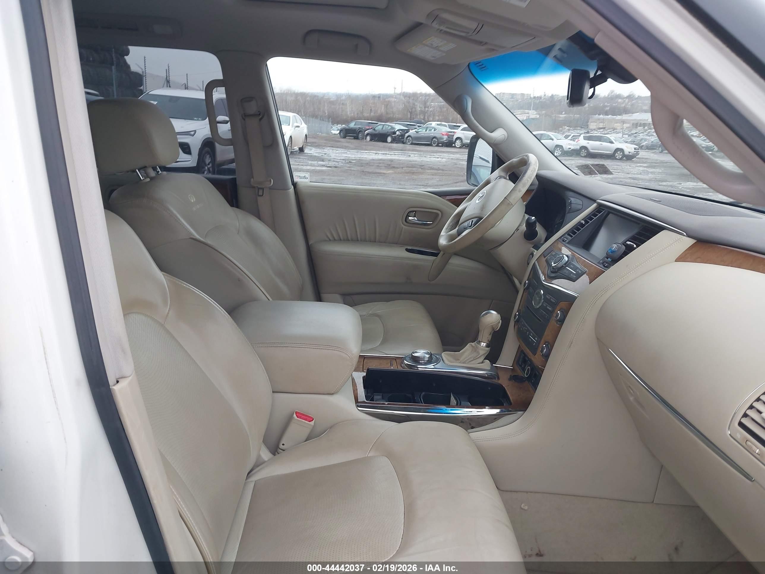 INFINITI QX56 image 5