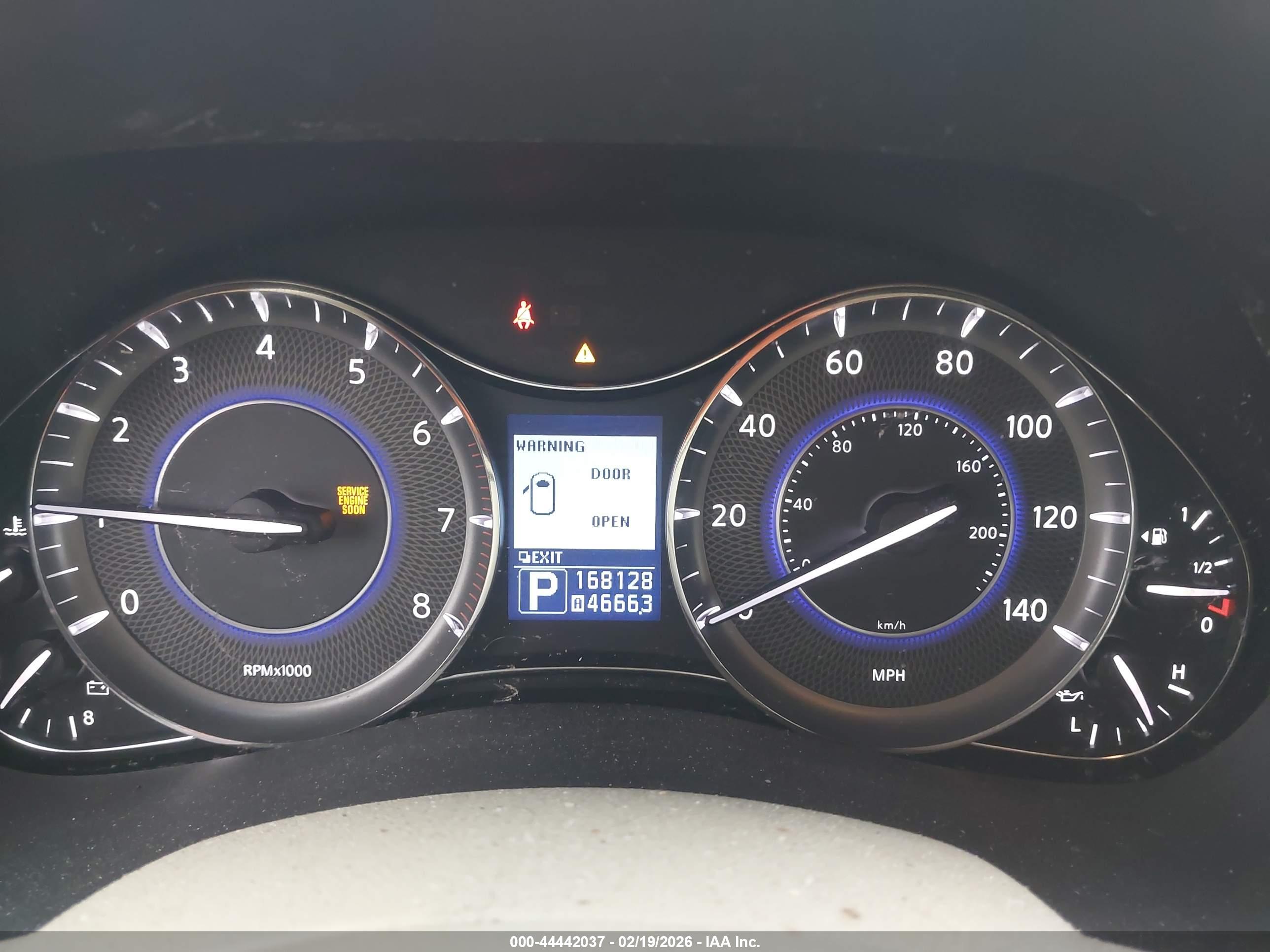 INFINITI QX56 image 7
