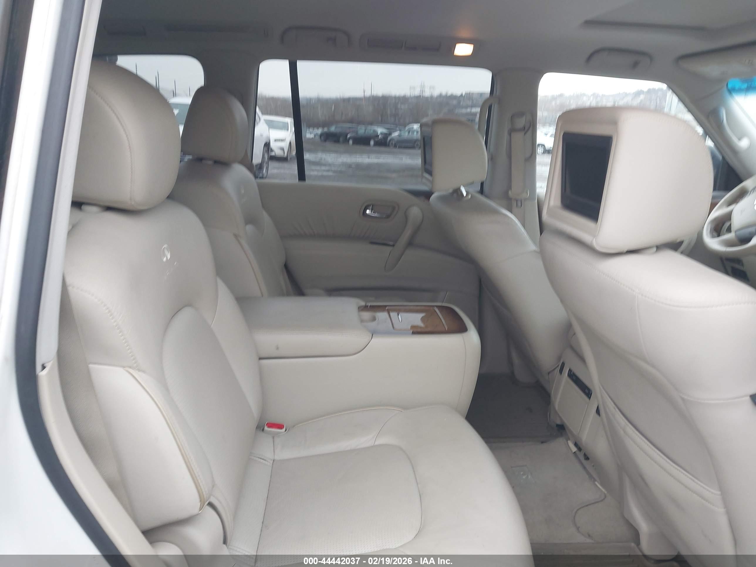 INFINITI QX56 image 8