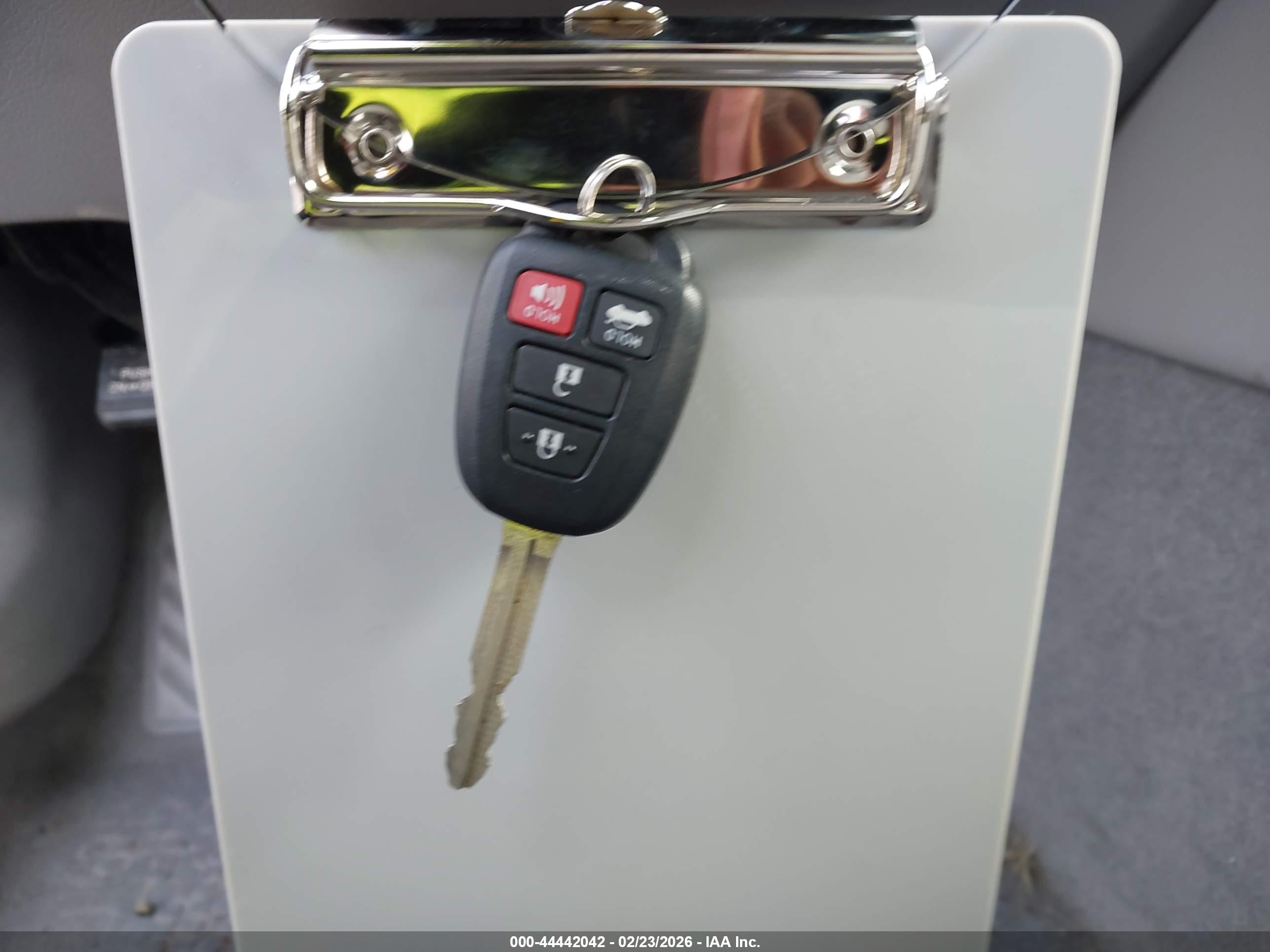 TOYOTA CAMRY image 11