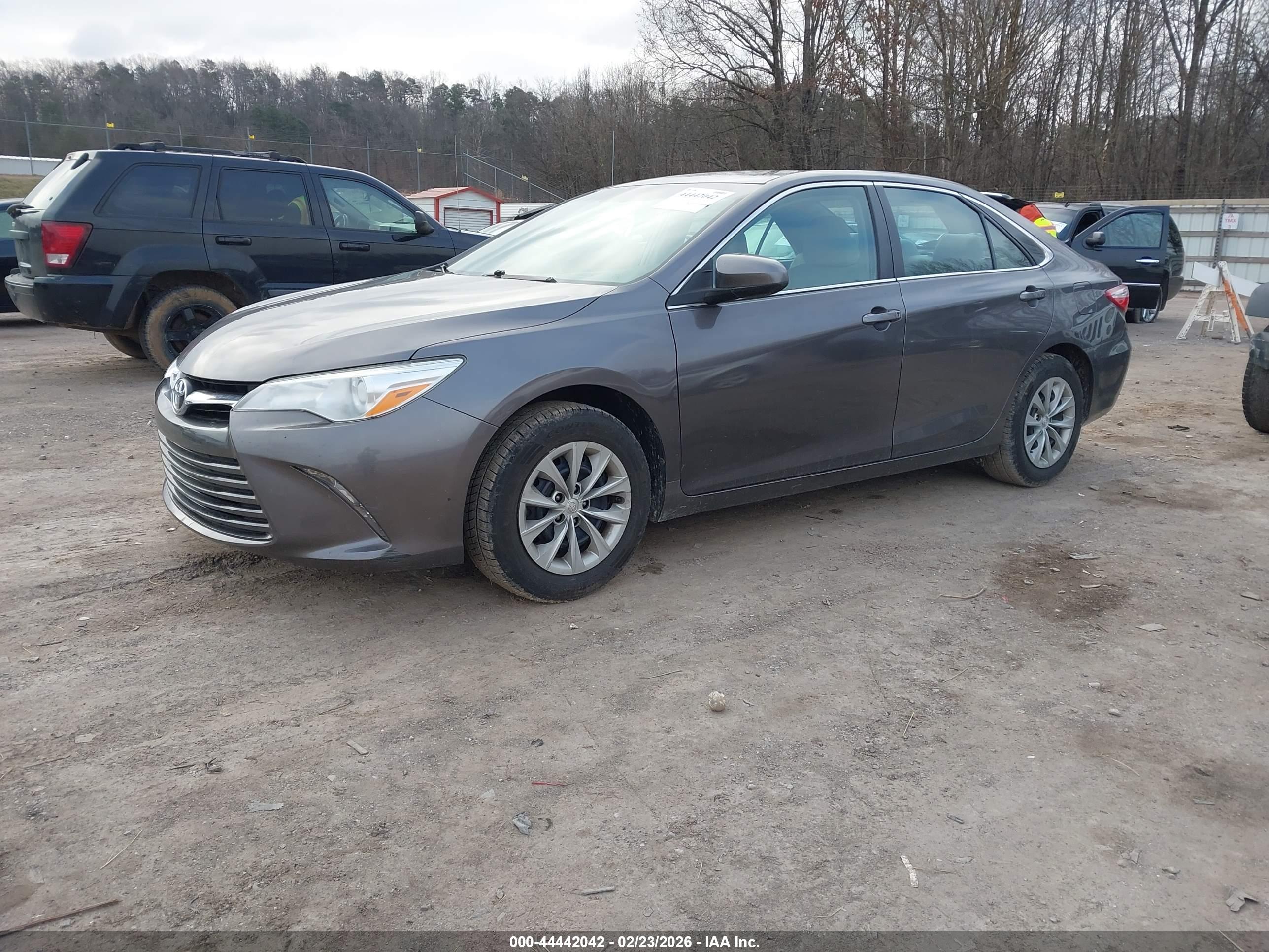 TOYOTA CAMRY image 2