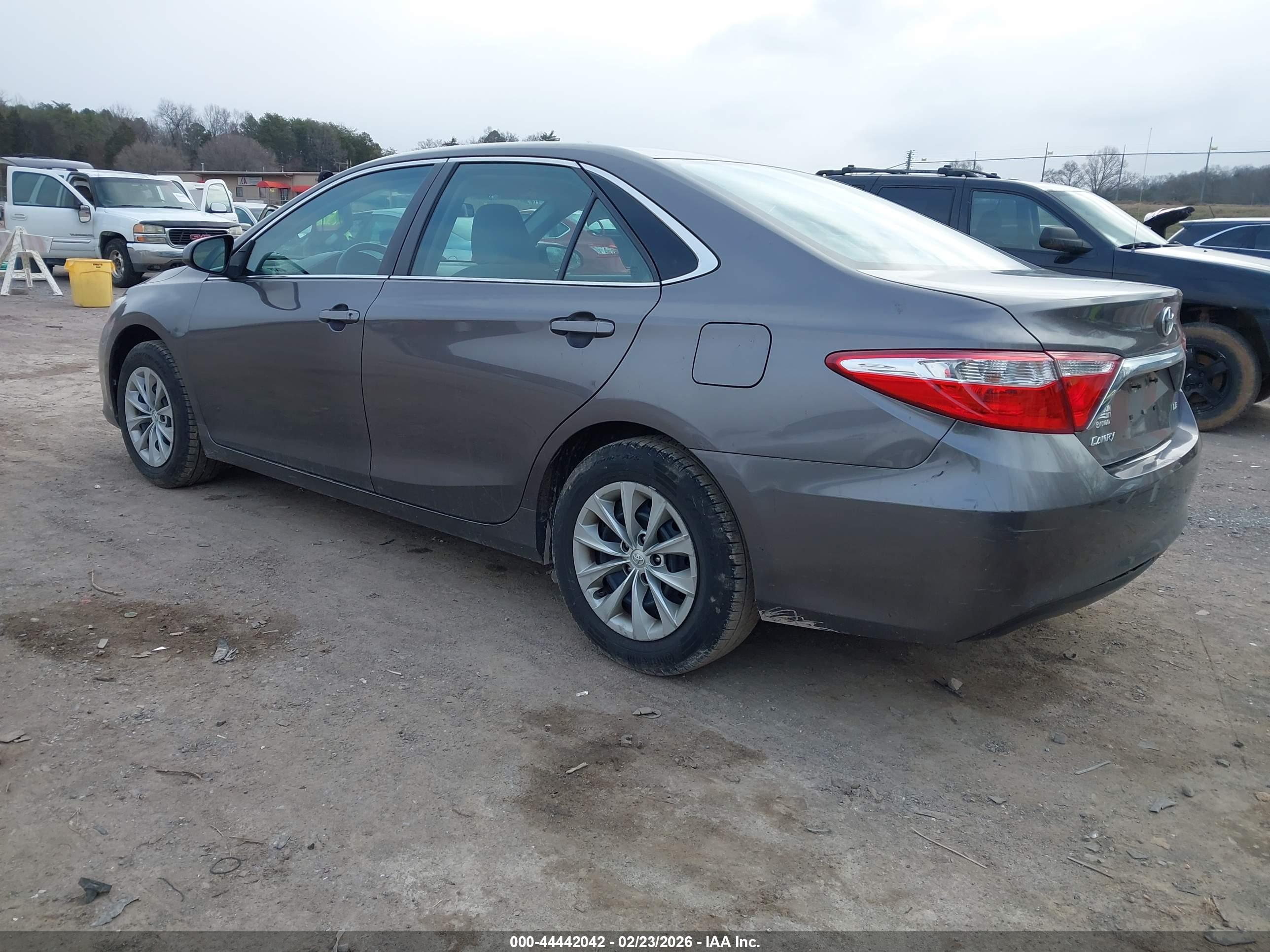 TOYOTA CAMRY image 3