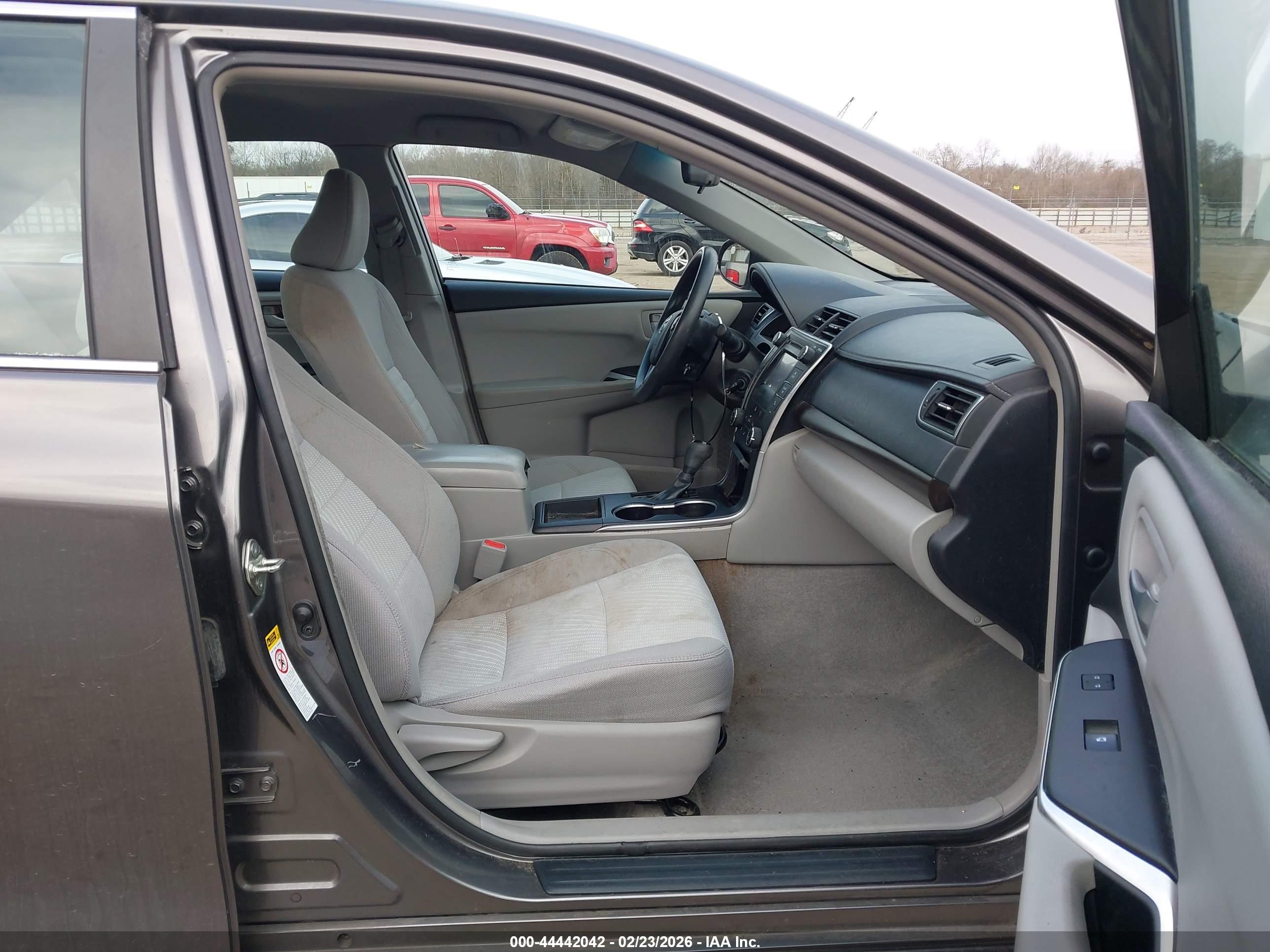 TOYOTA CAMRY image 5