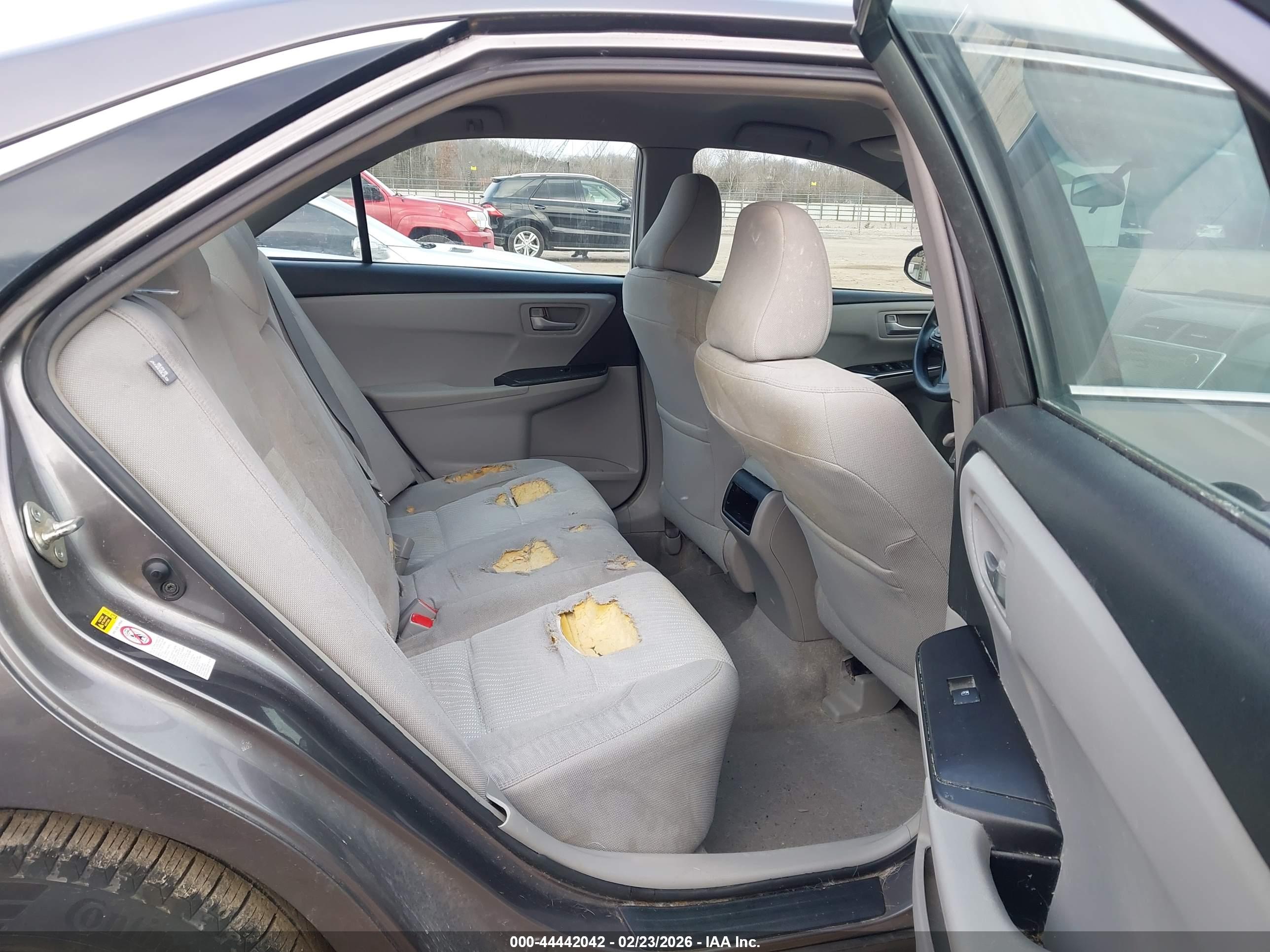 TOYOTA CAMRY image 8