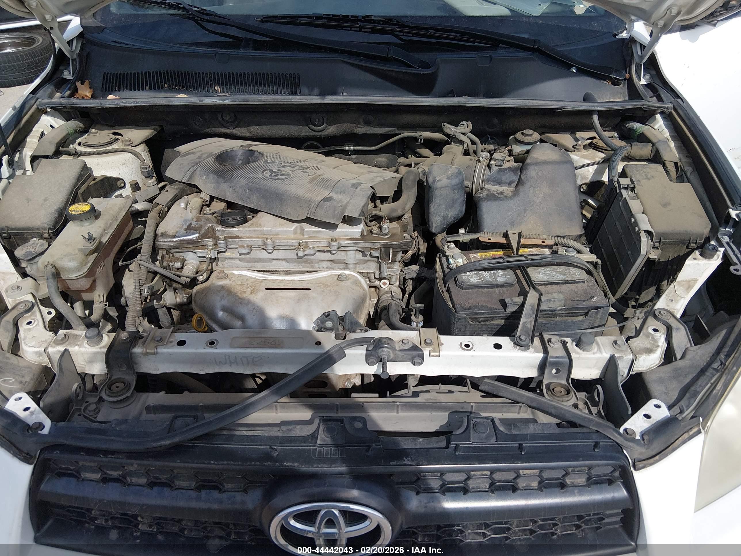 TOYOTA RAV4 image 10