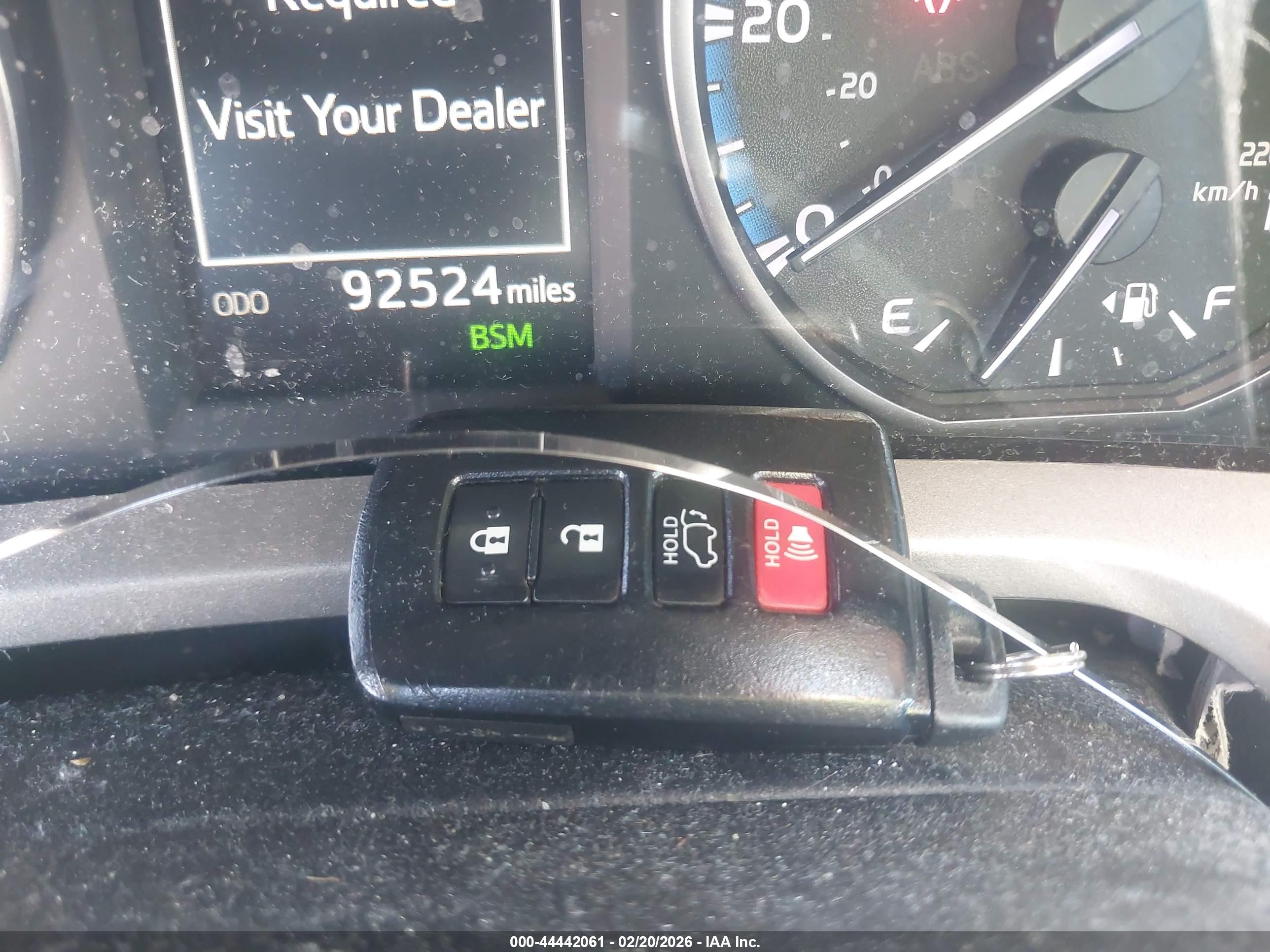 TOYOTA RAV4 image 11
