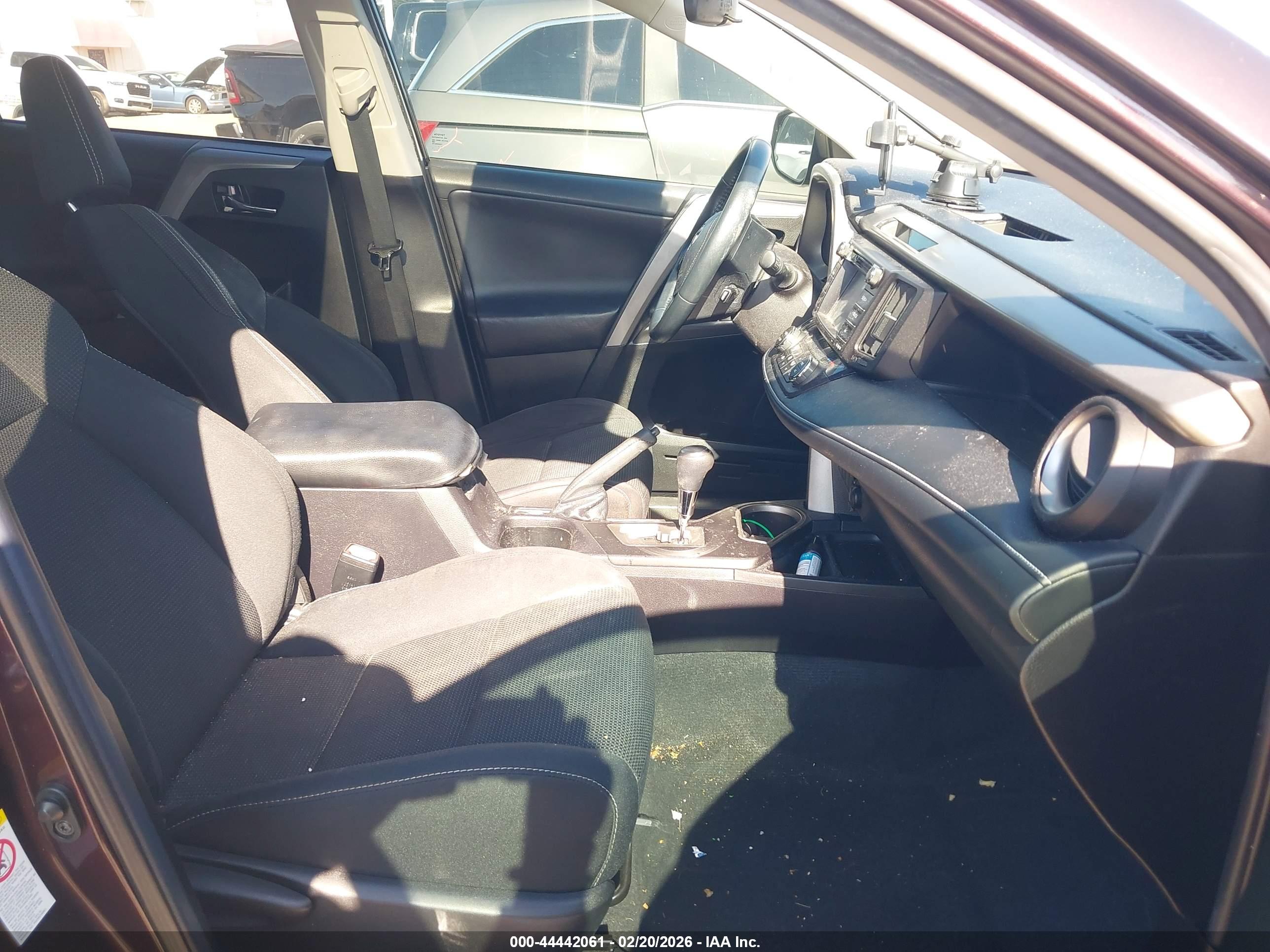 TOYOTA RAV4 image 5