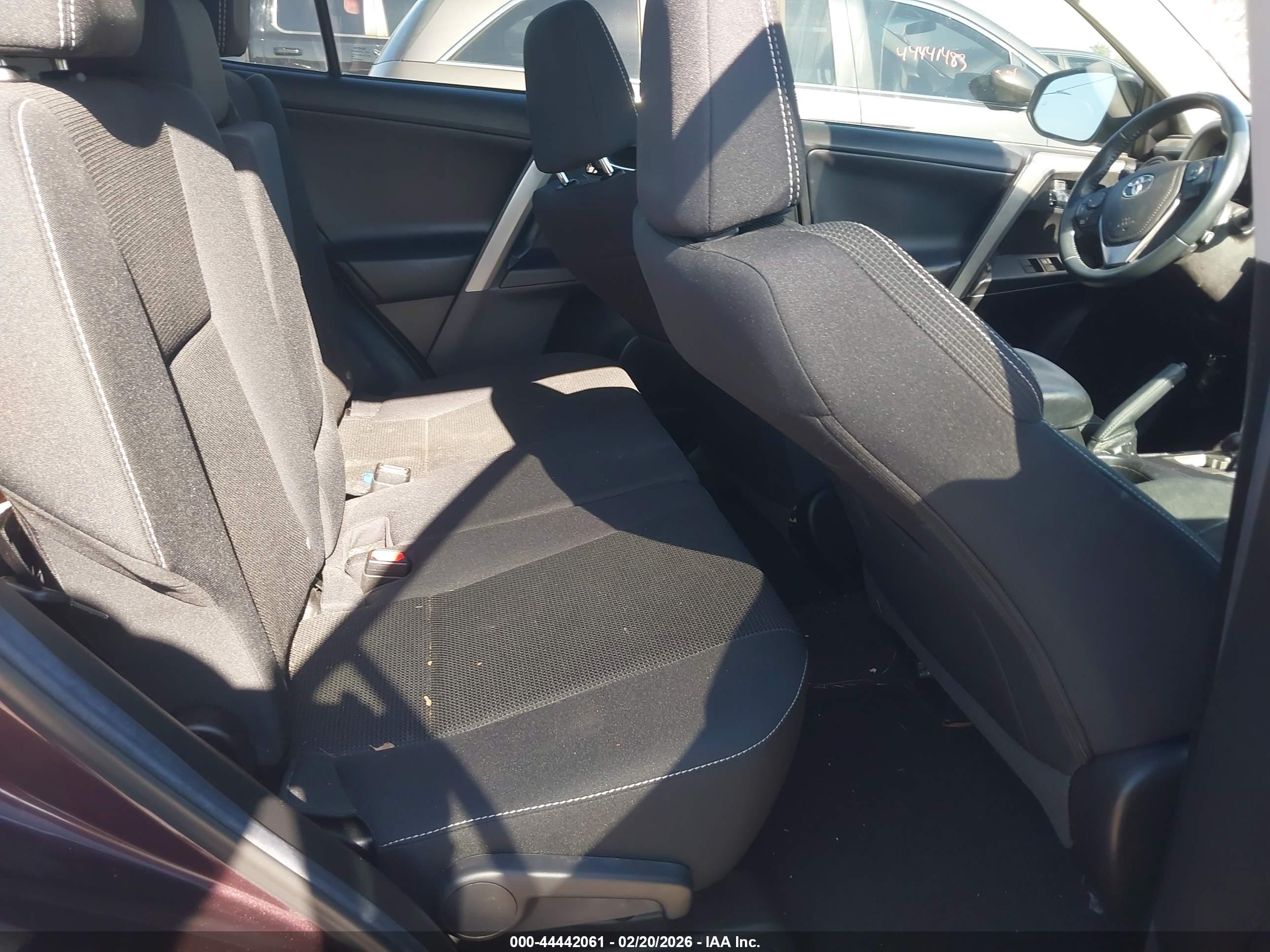 TOYOTA RAV4 image 8