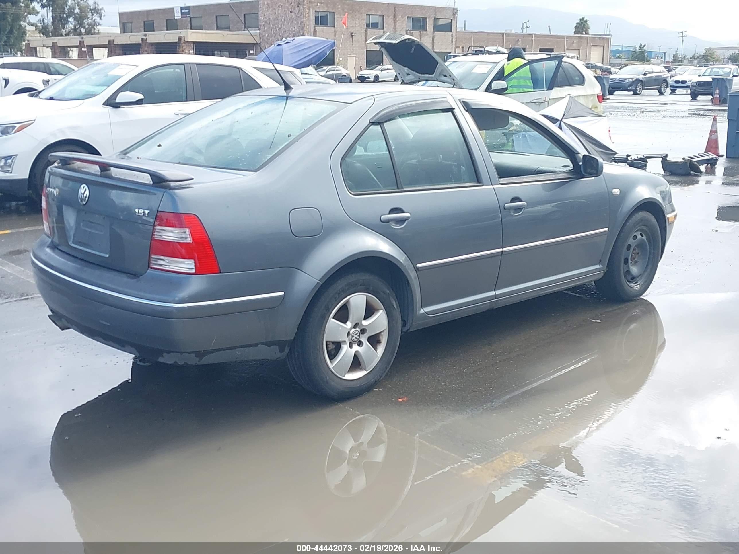VOLKSWAGEN JETTA image 4