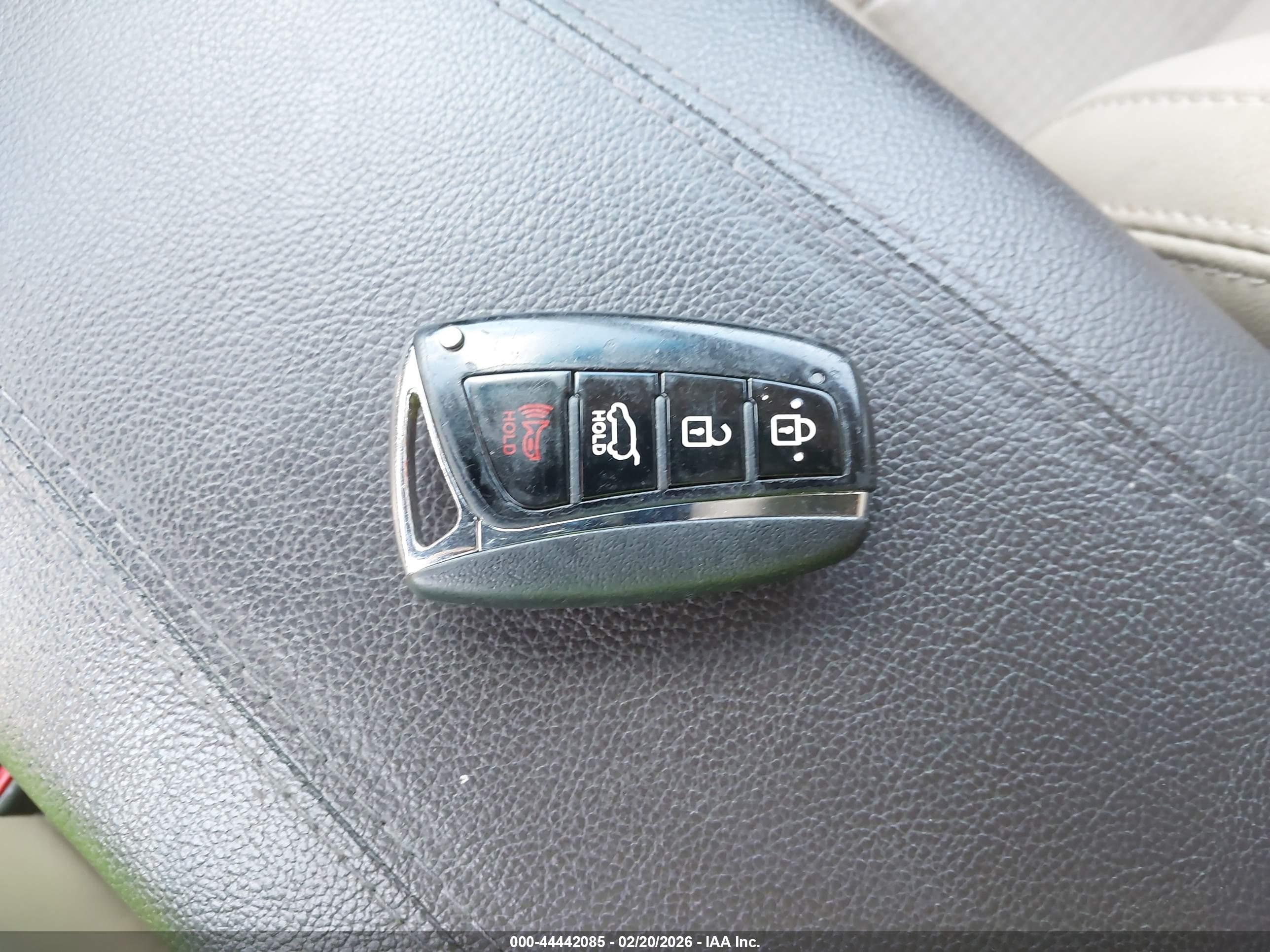 HYUNDAI SANTA image 11
