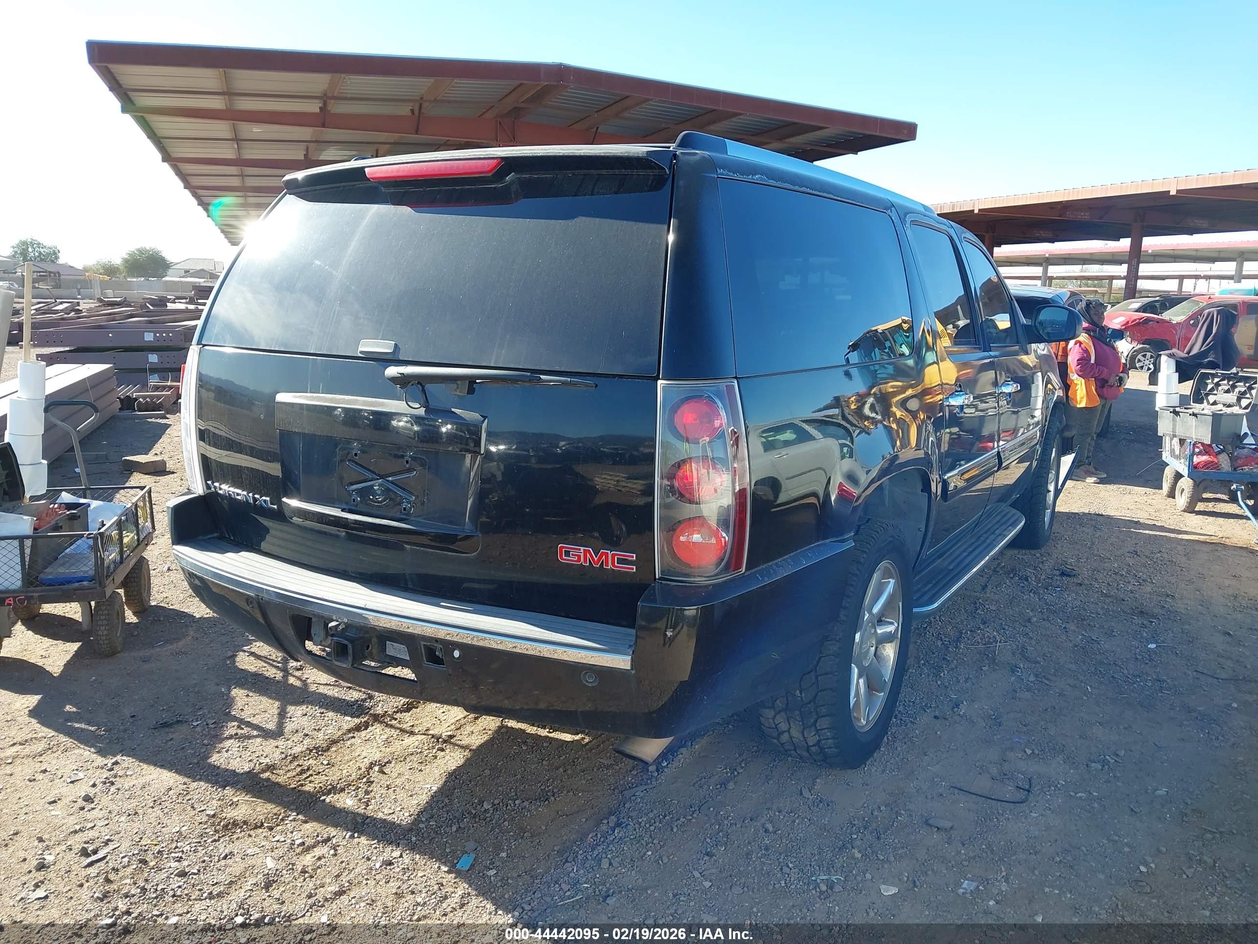 GMC YUKON image 4