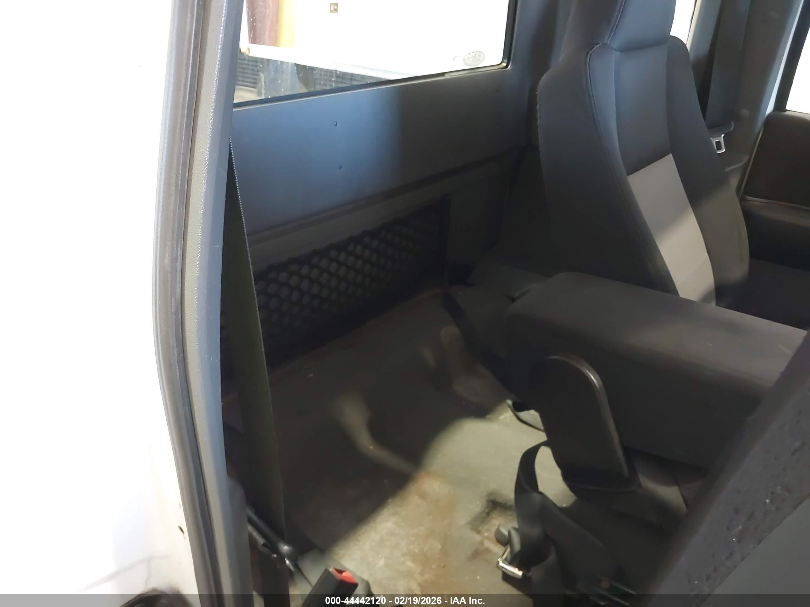 FORD RANGER image 8