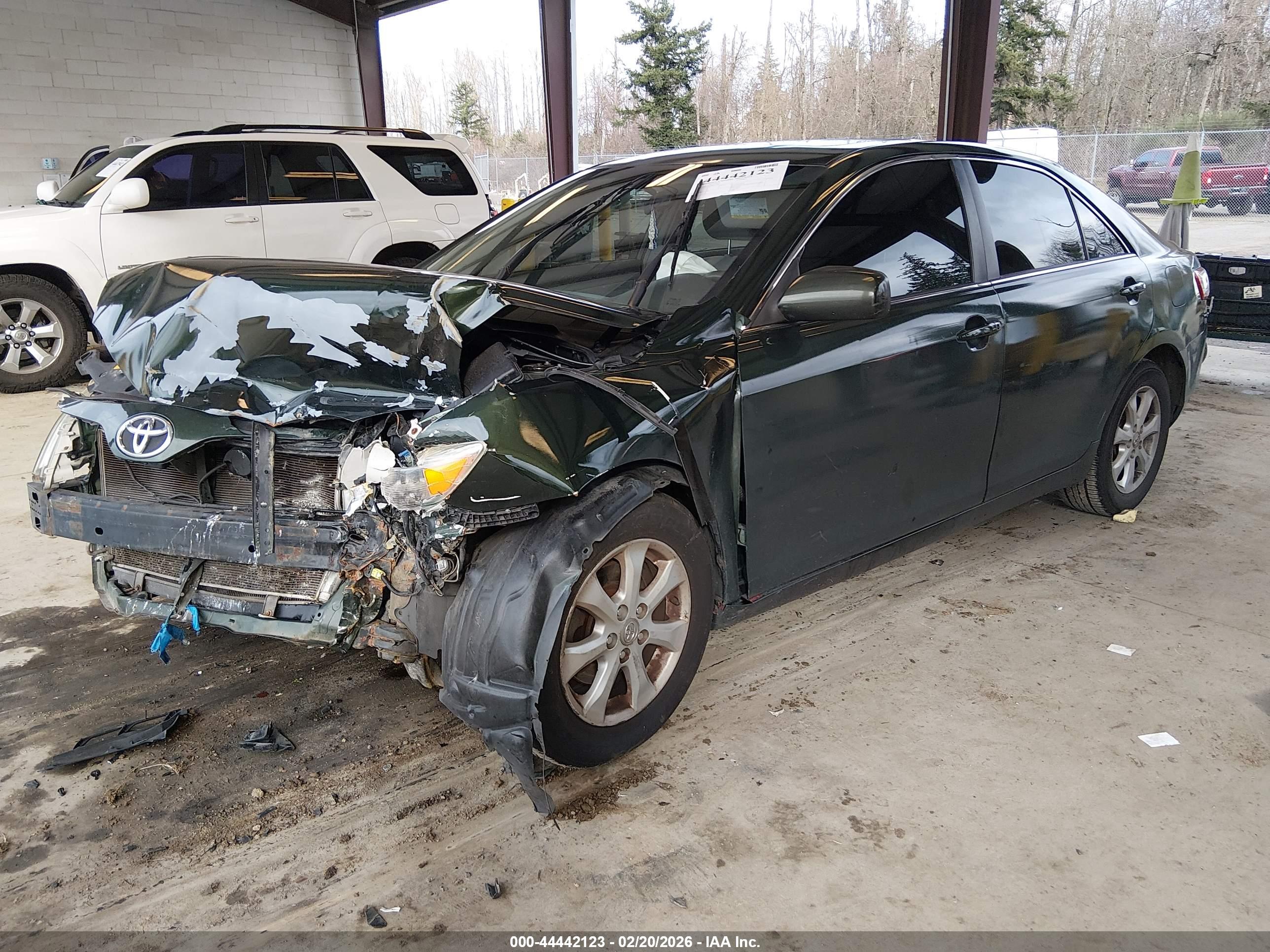 TOYOTA CAMRY image 2
