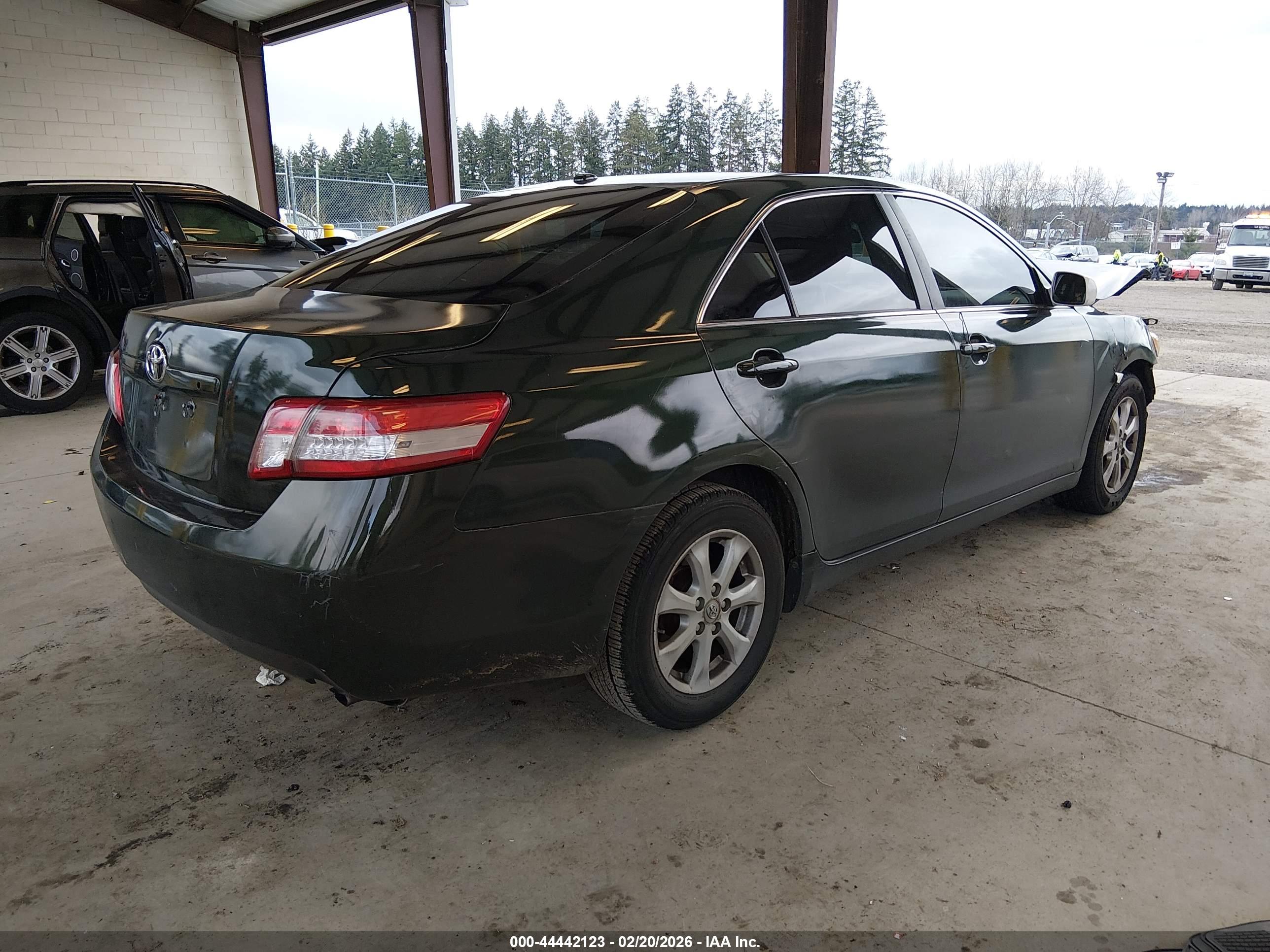 TOYOTA CAMRY image 4