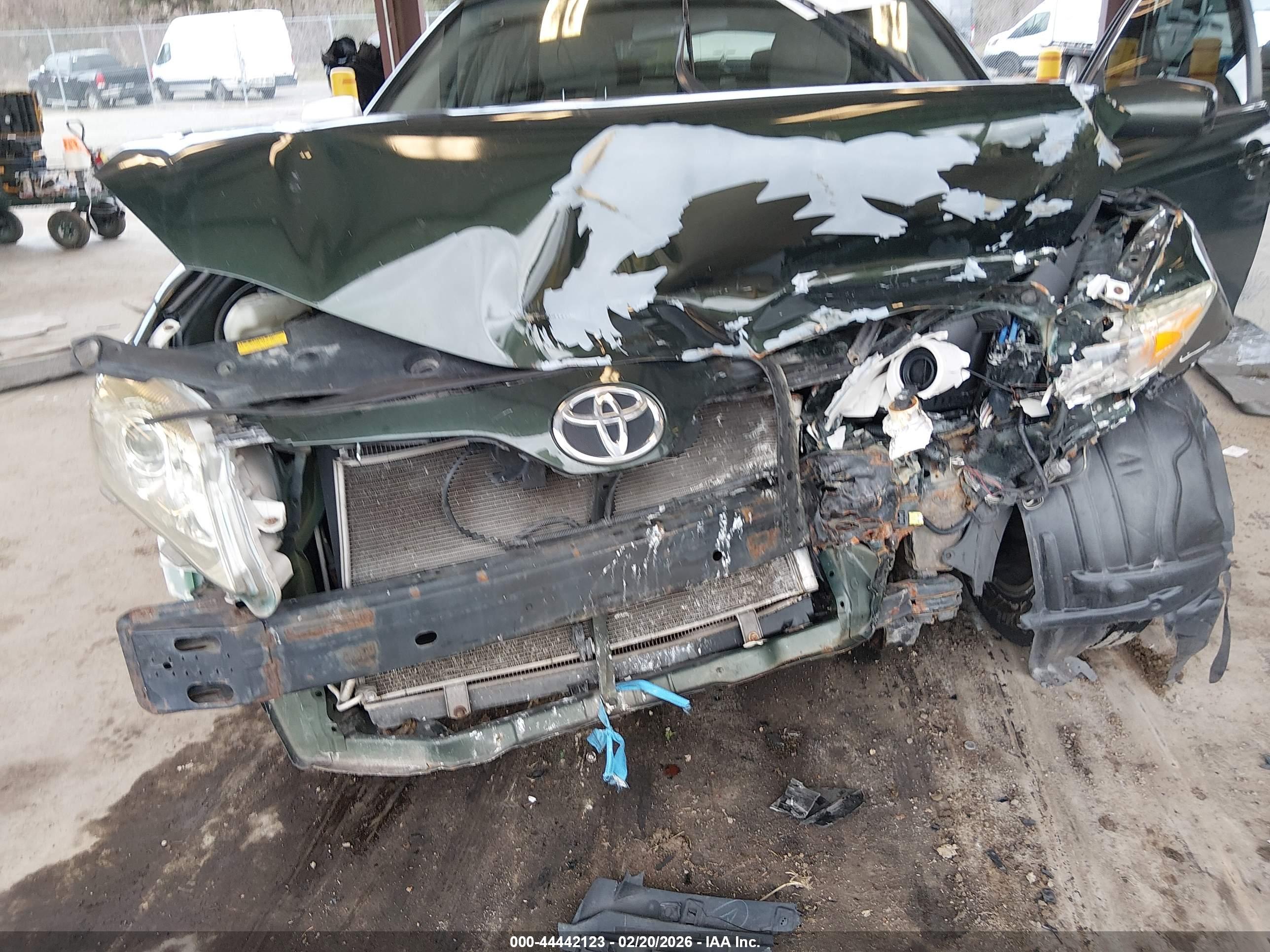 TOYOTA CAMRY image 6