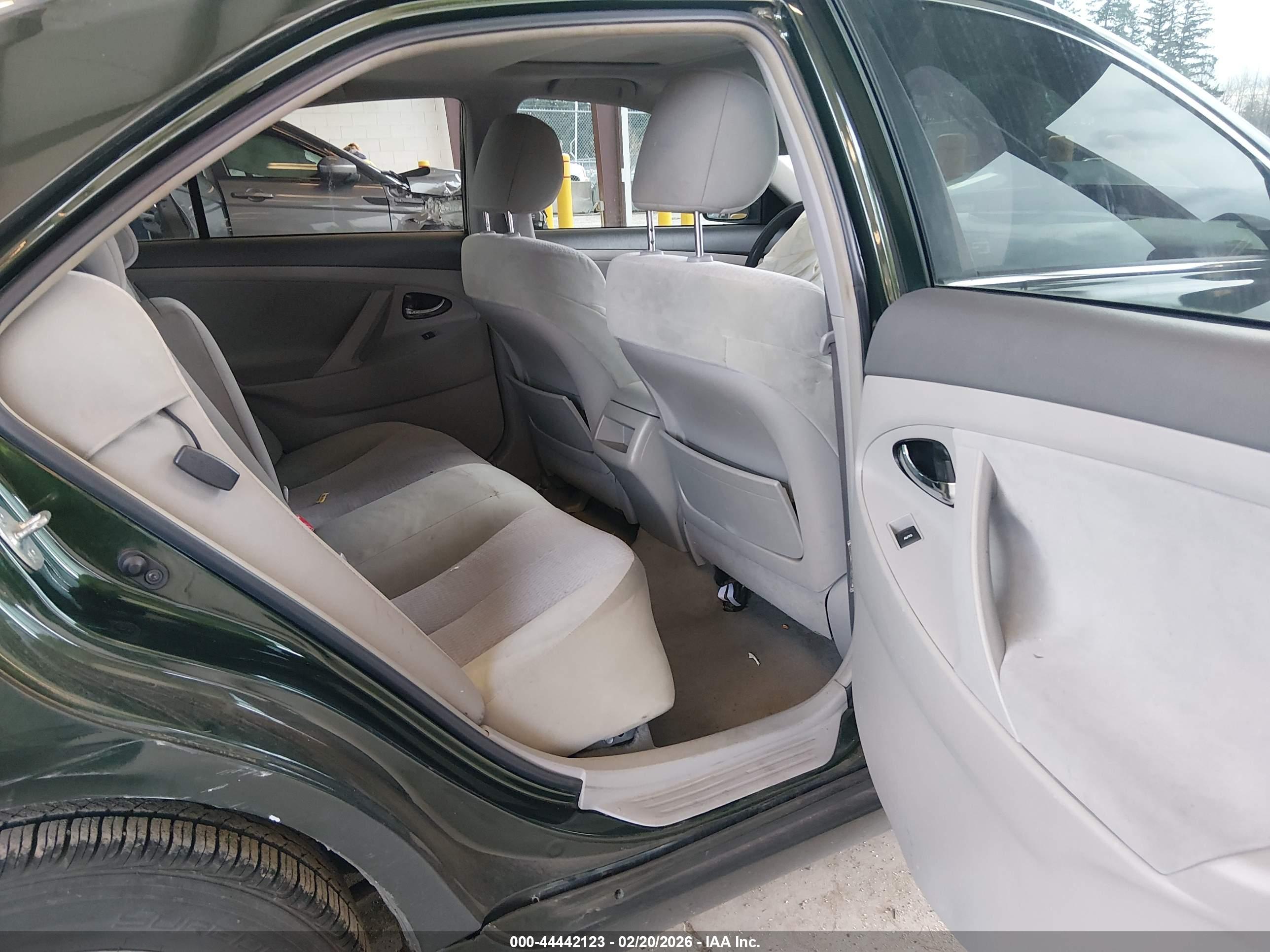 TOYOTA CAMRY image 8