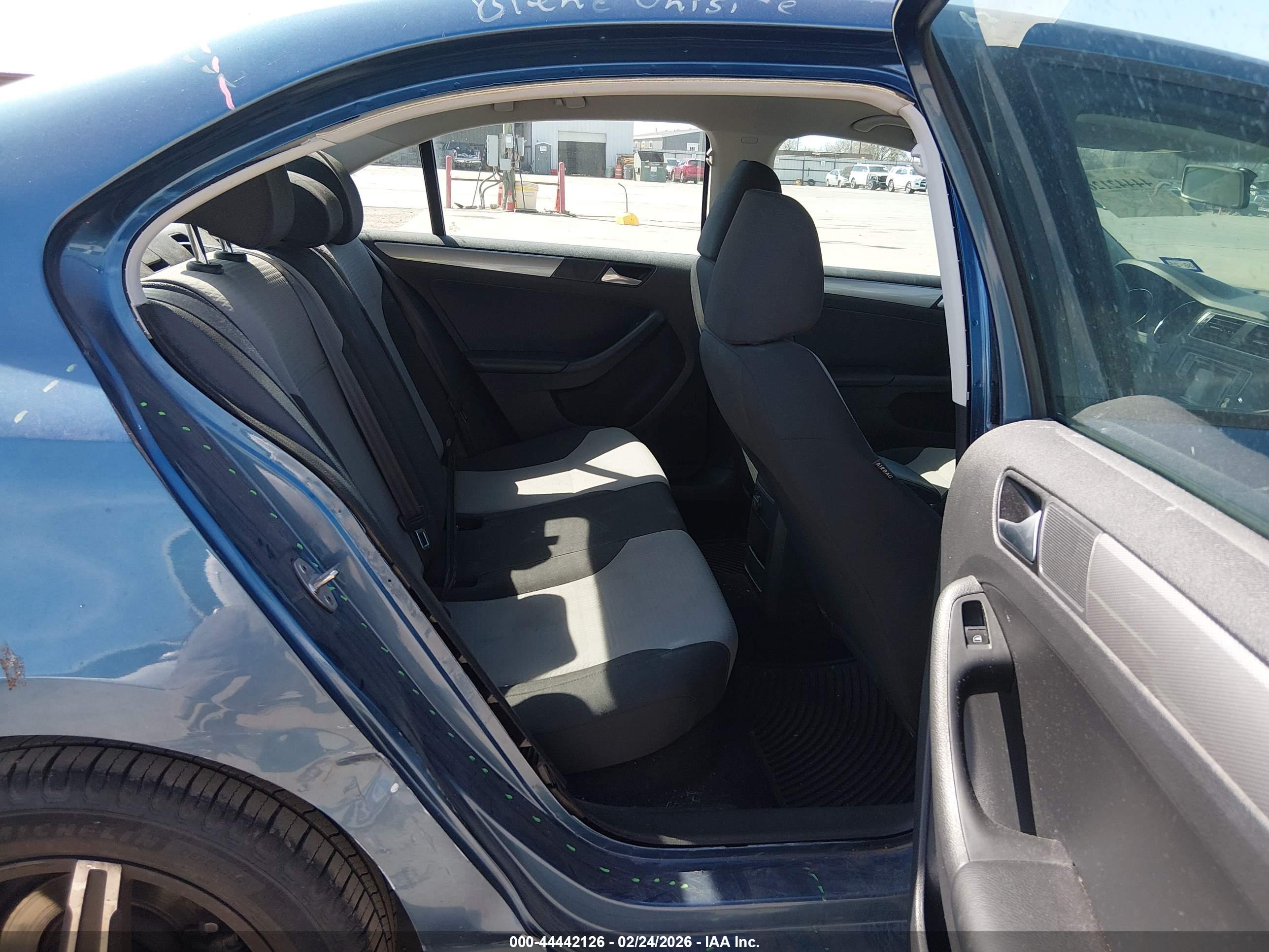VOLKSWAGEN JETTA image 8