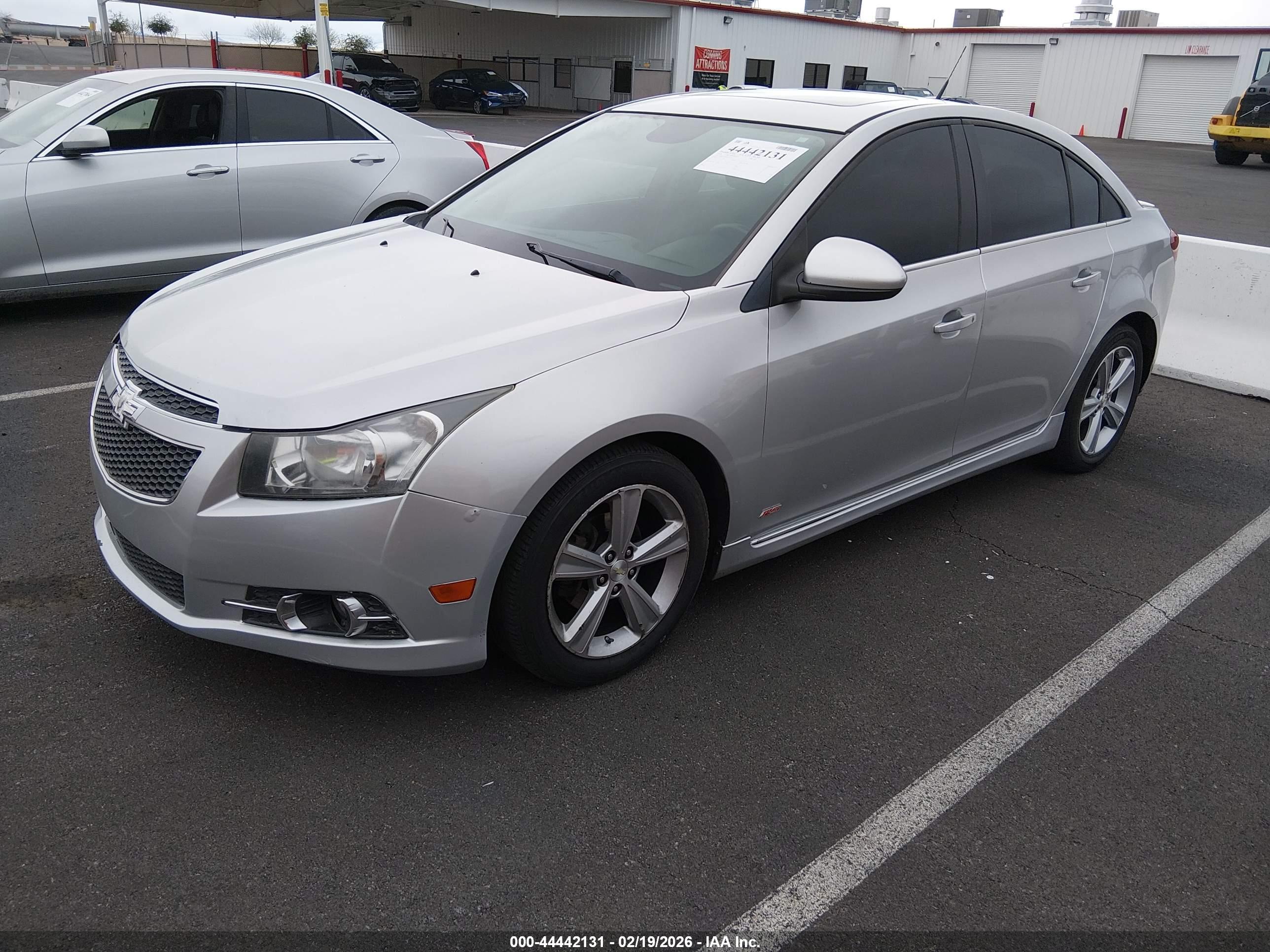 CHEVROLET CRUZE image 2