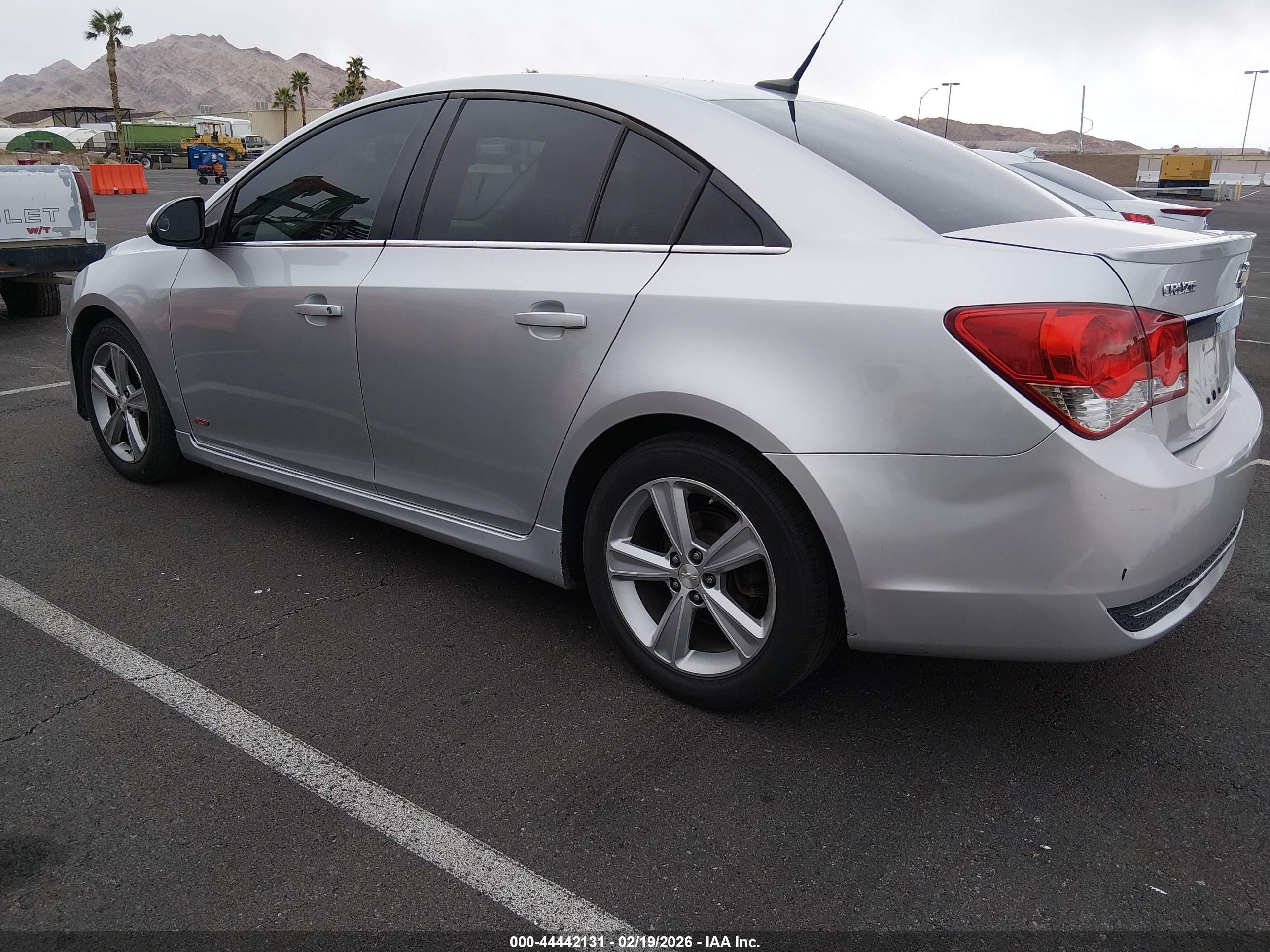 CHEVROLET CRUZE image 3