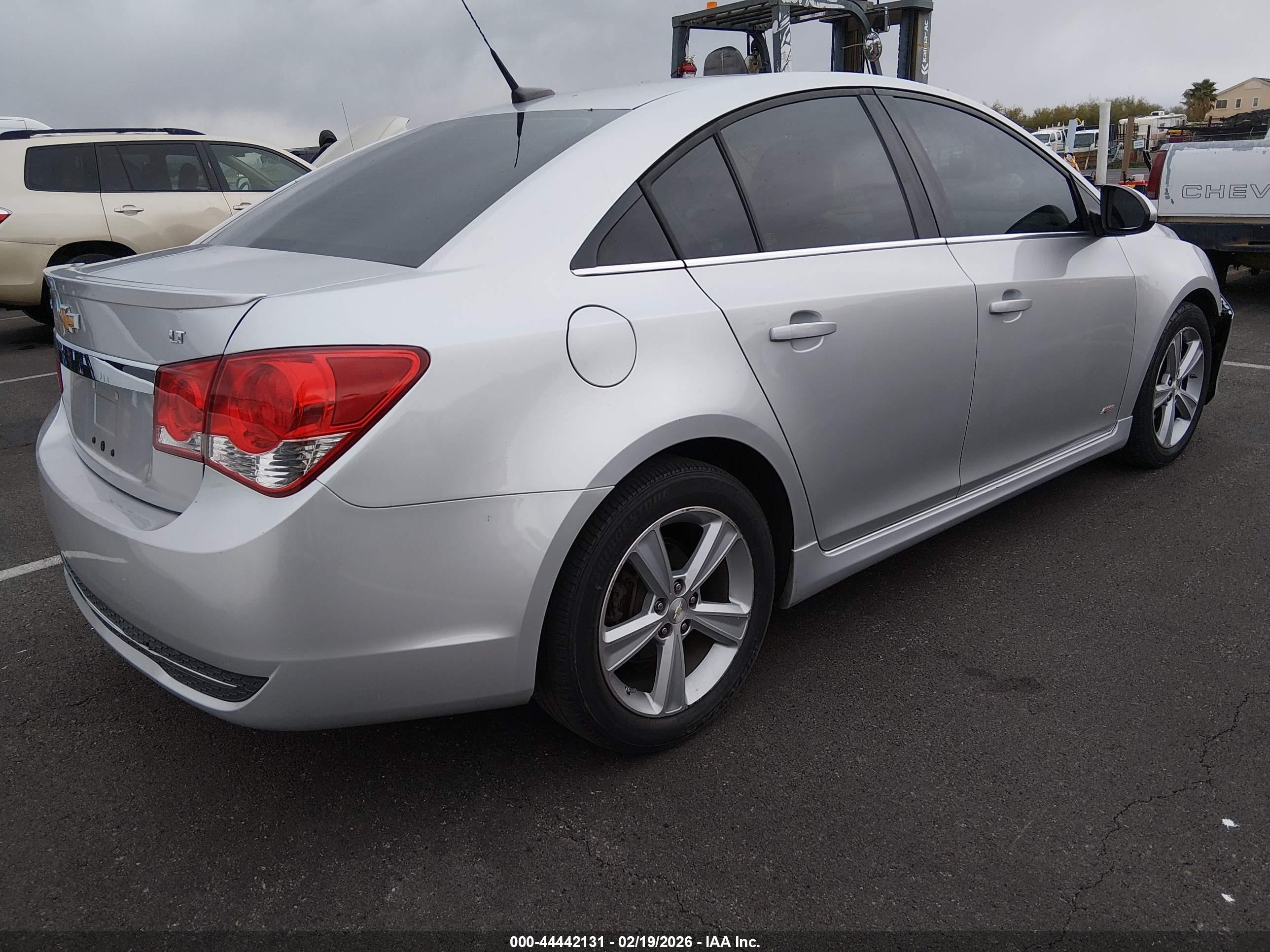 CHEVROLET CRUZE image 4