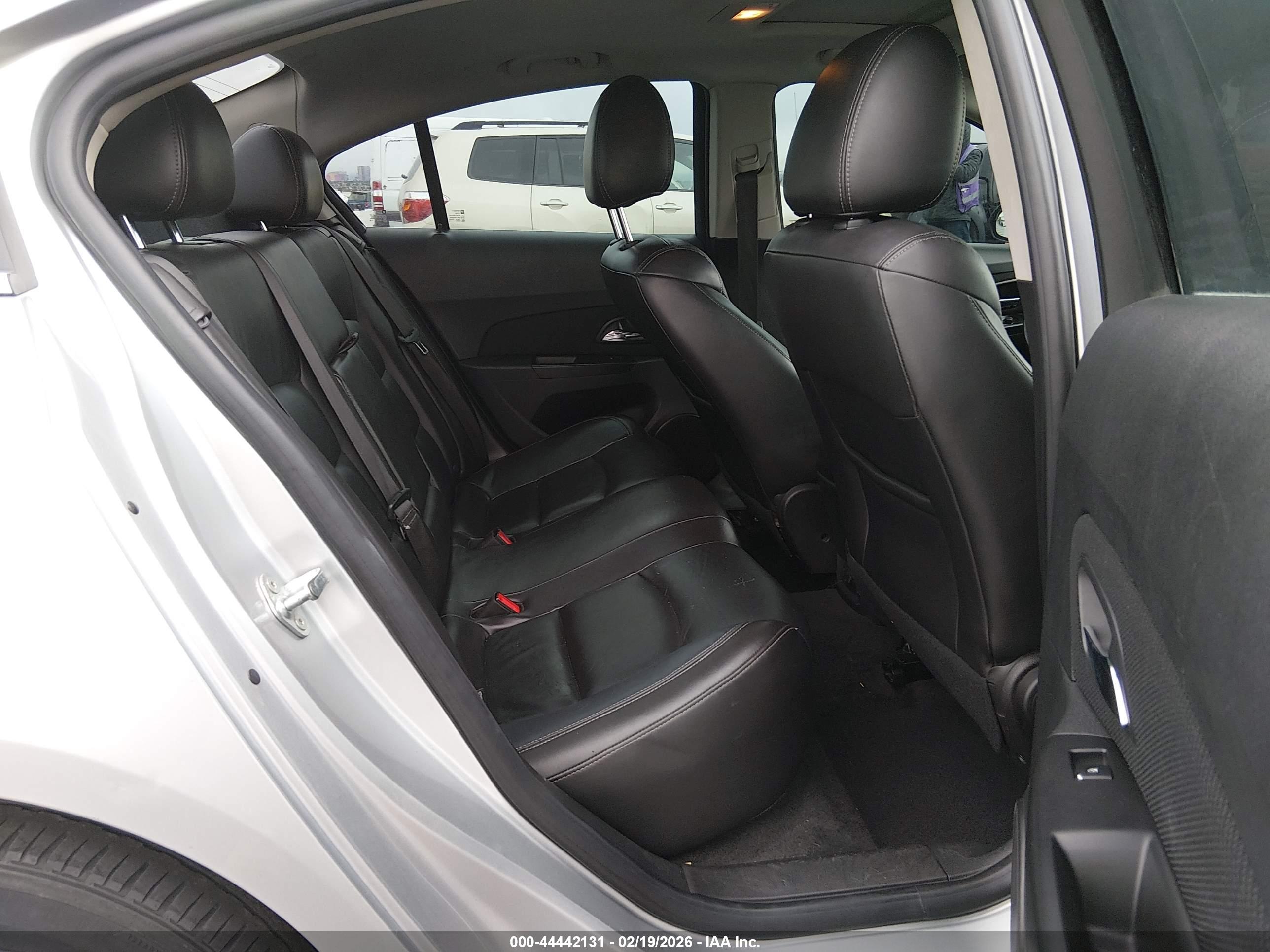 CHEVROLET CRUZE image 8