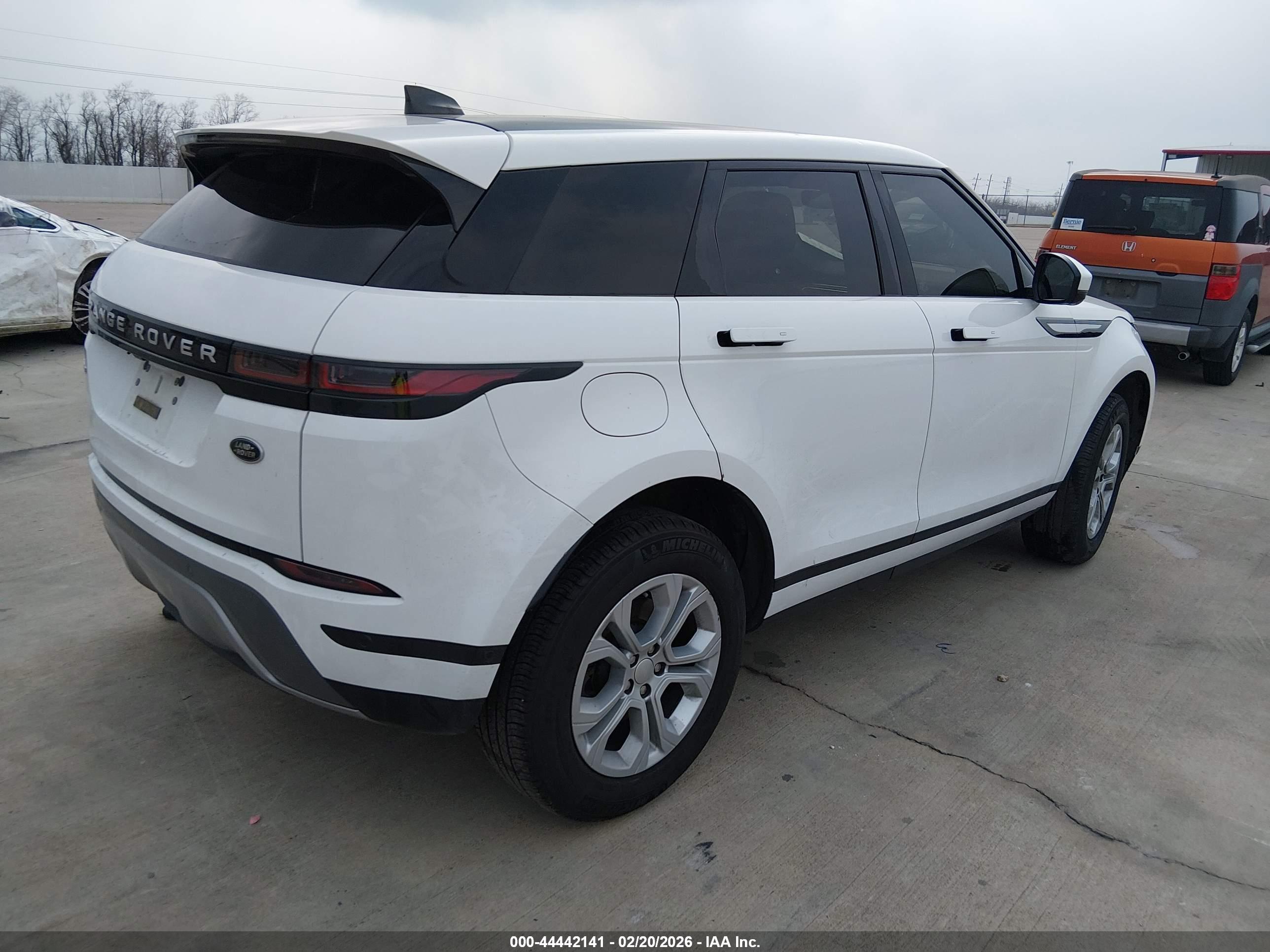 LAND ROVER image 4