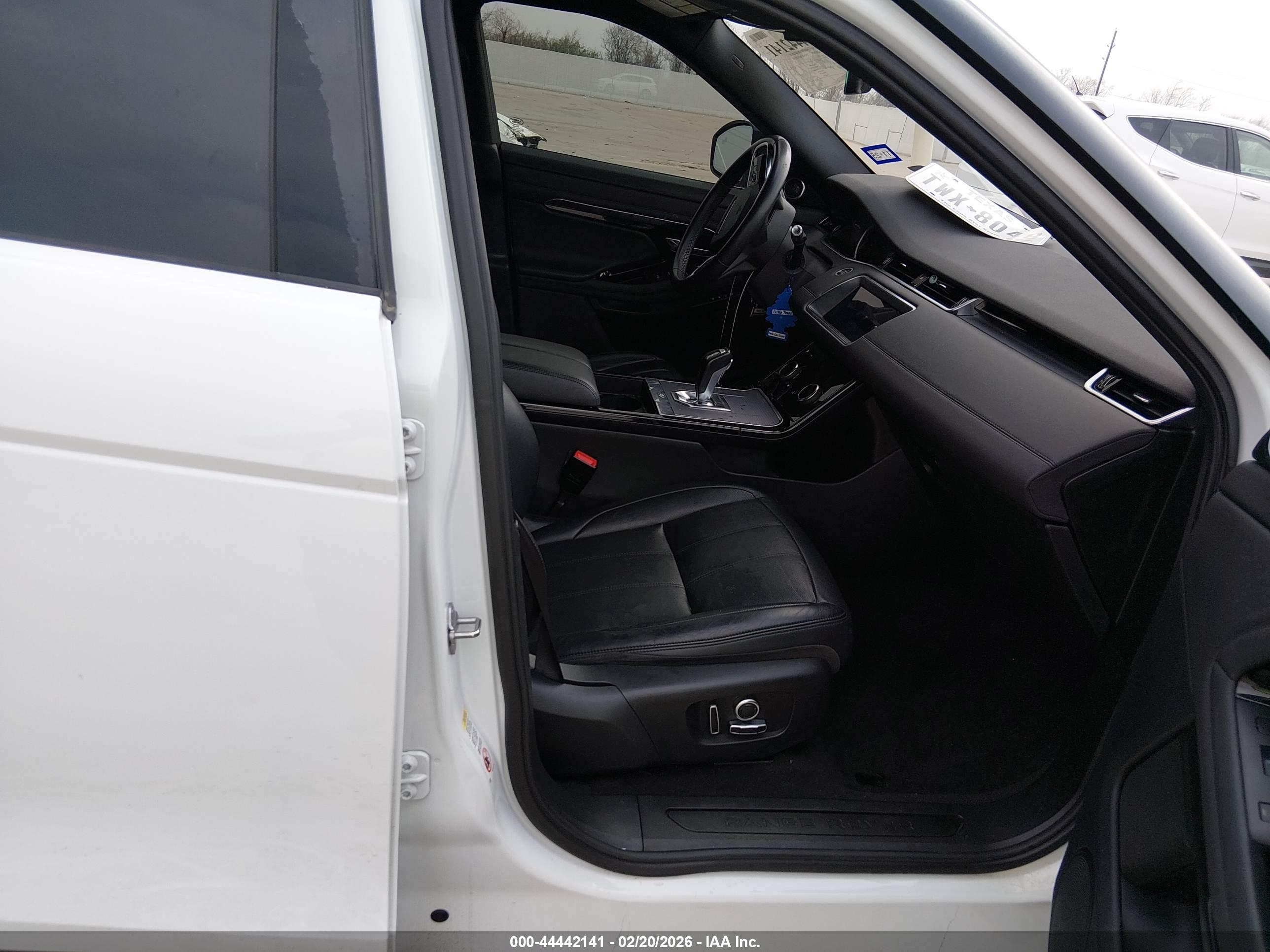 LAND ROVER image 5