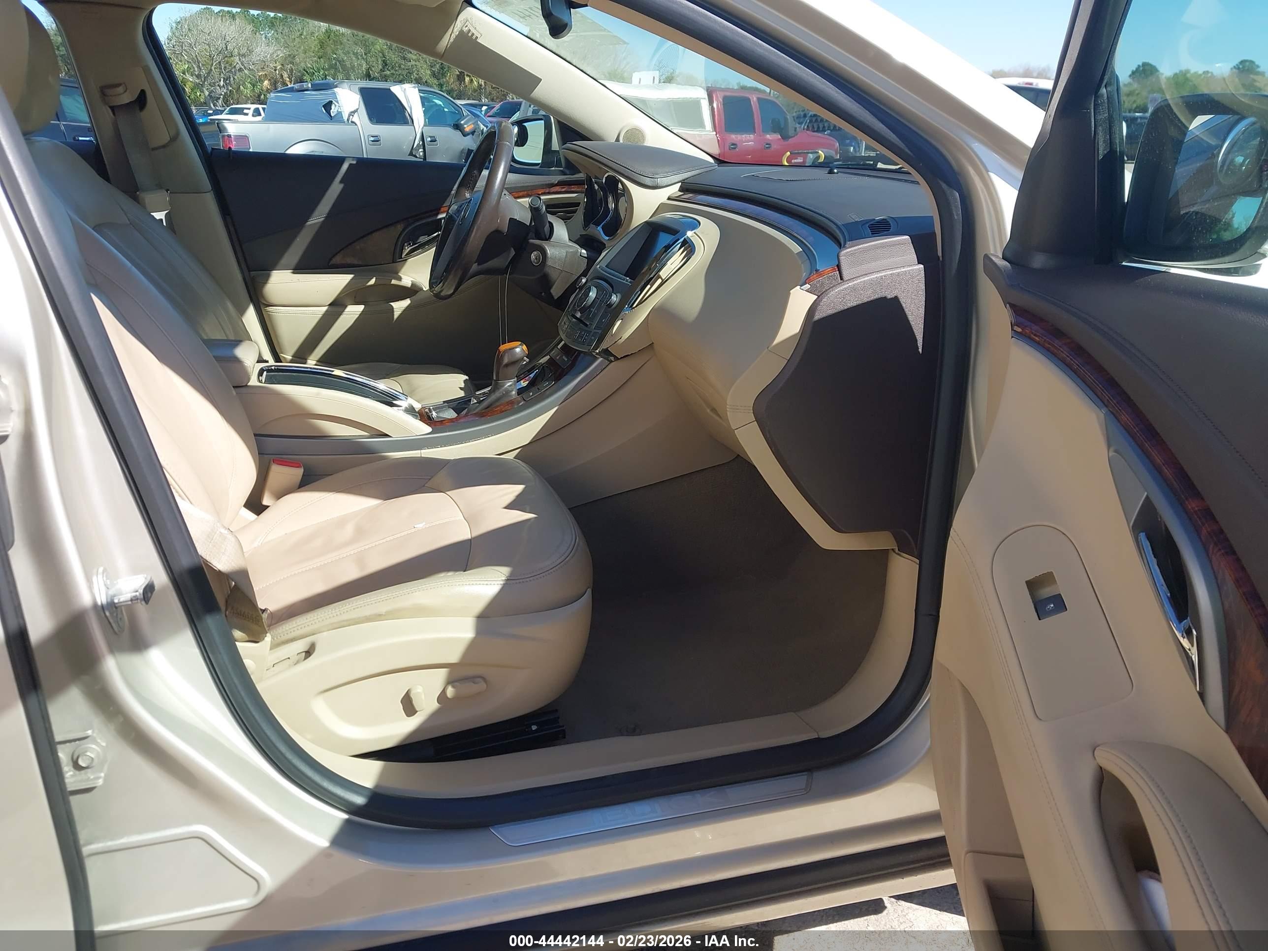 BUICK LACROSSE image 5