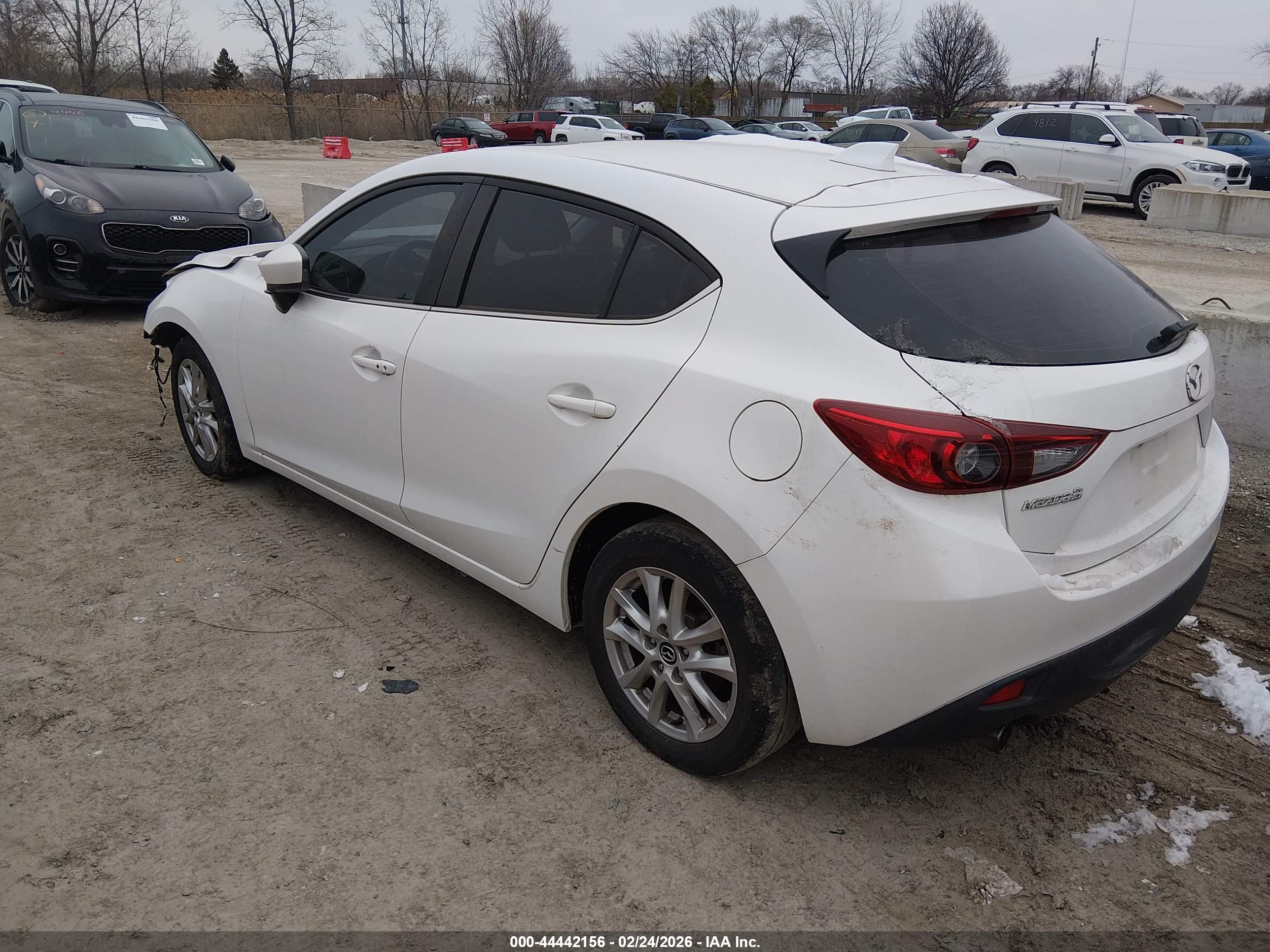 MAZDA MAZDA3 image 3
