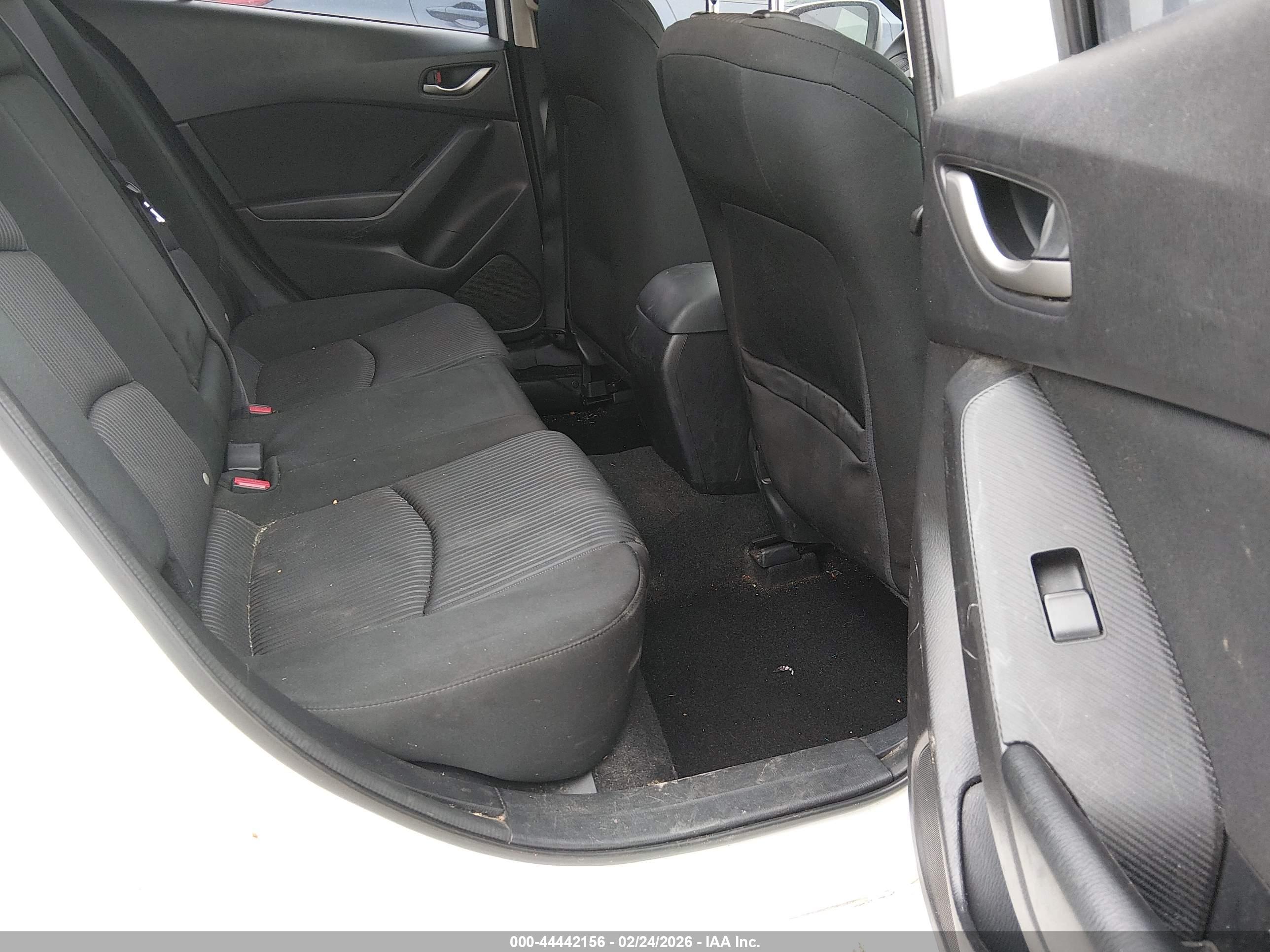 MAZDA MAZDA3 image 8