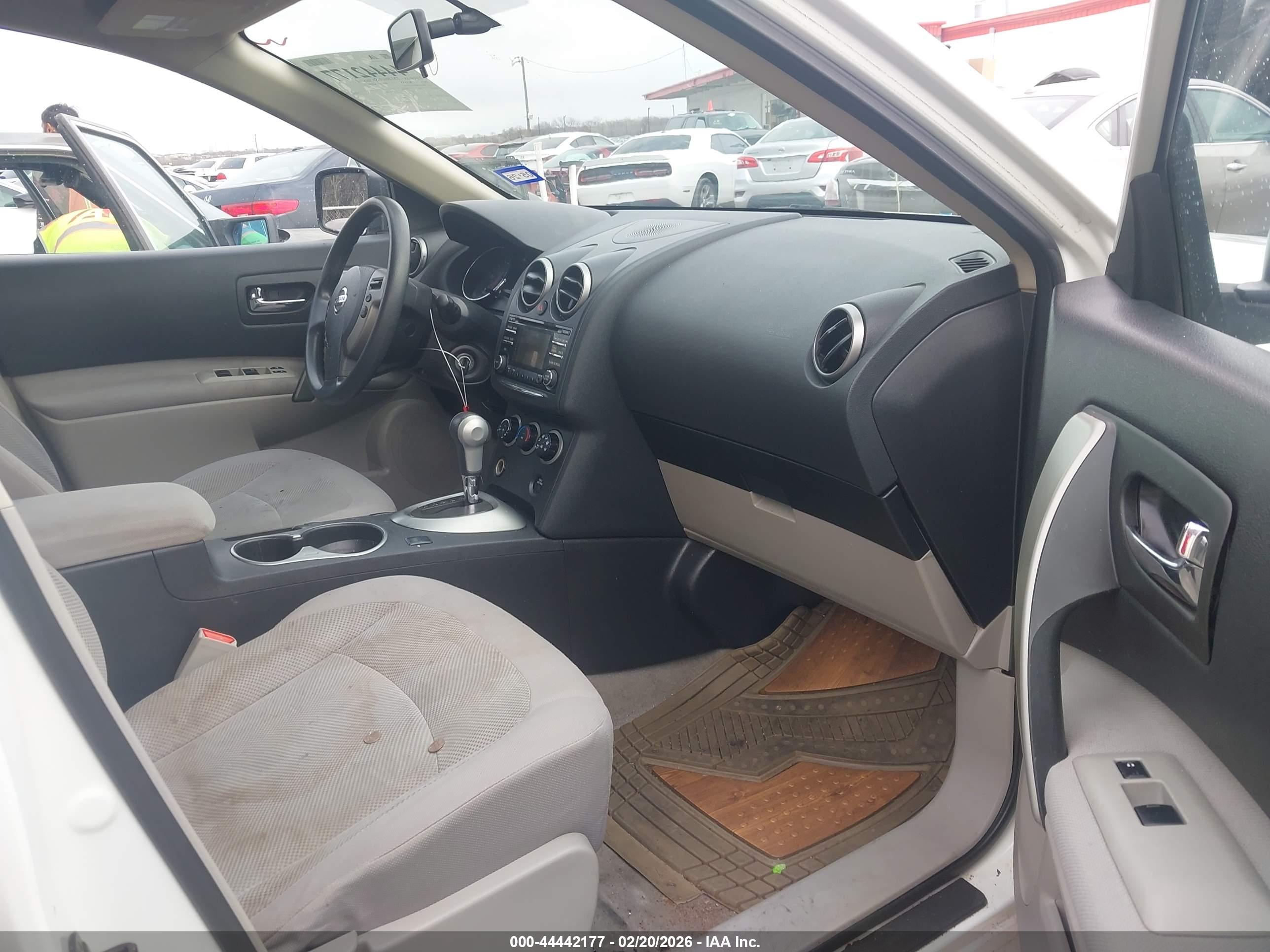 NISSAN ROGUE image 5