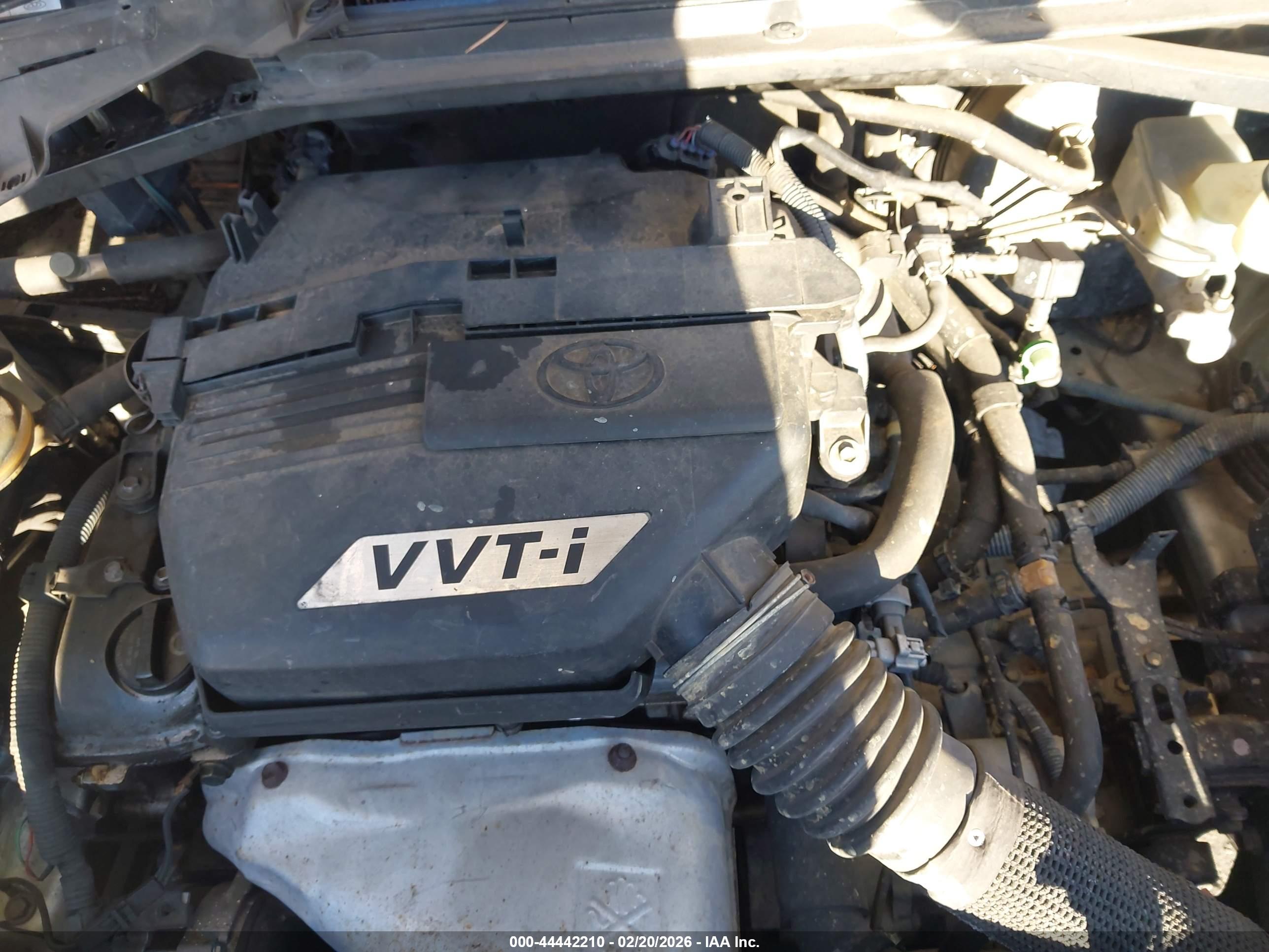 TOYOTA RAV4 image 10