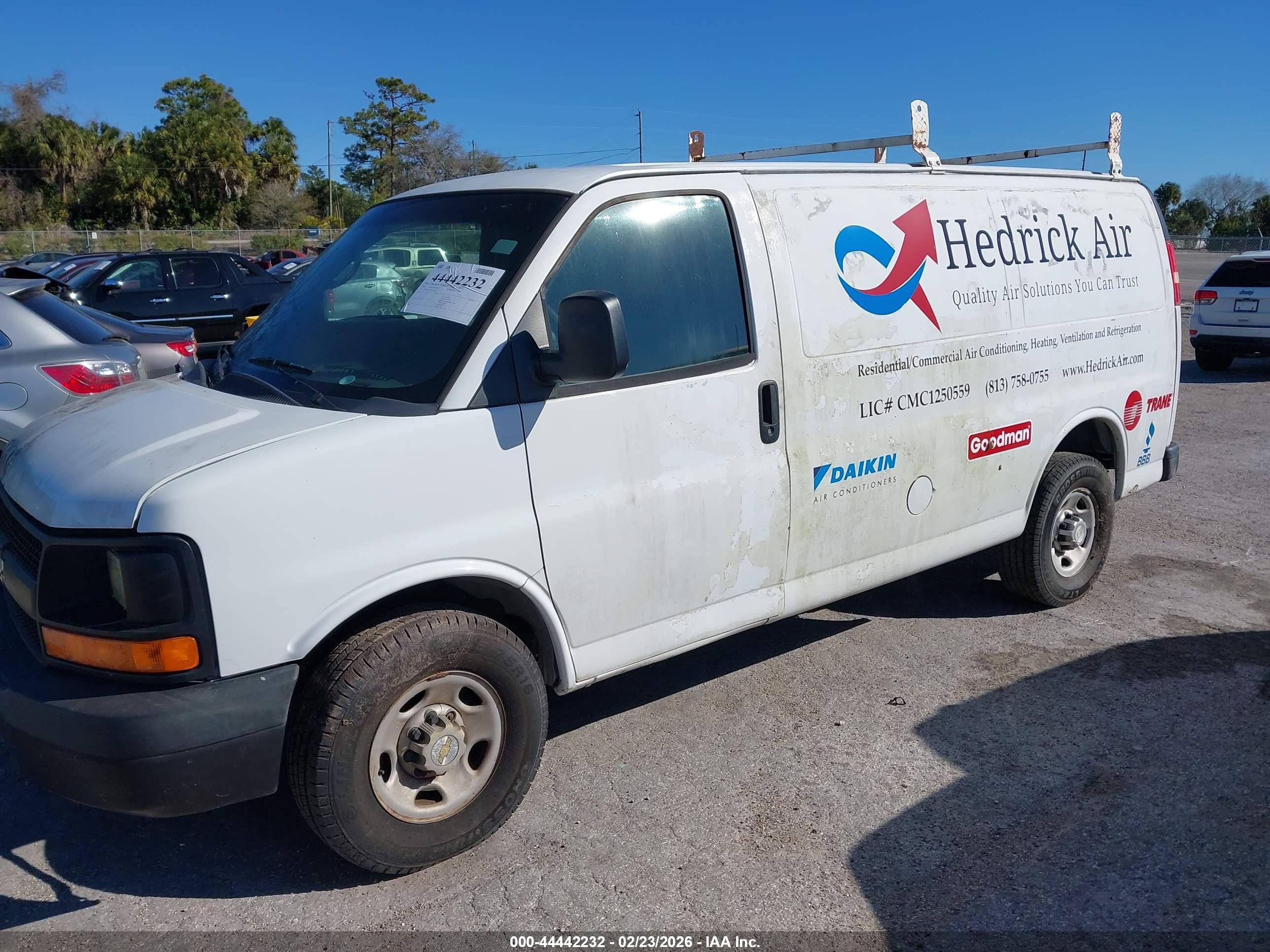 CHEVROLET EXPRESS image 2