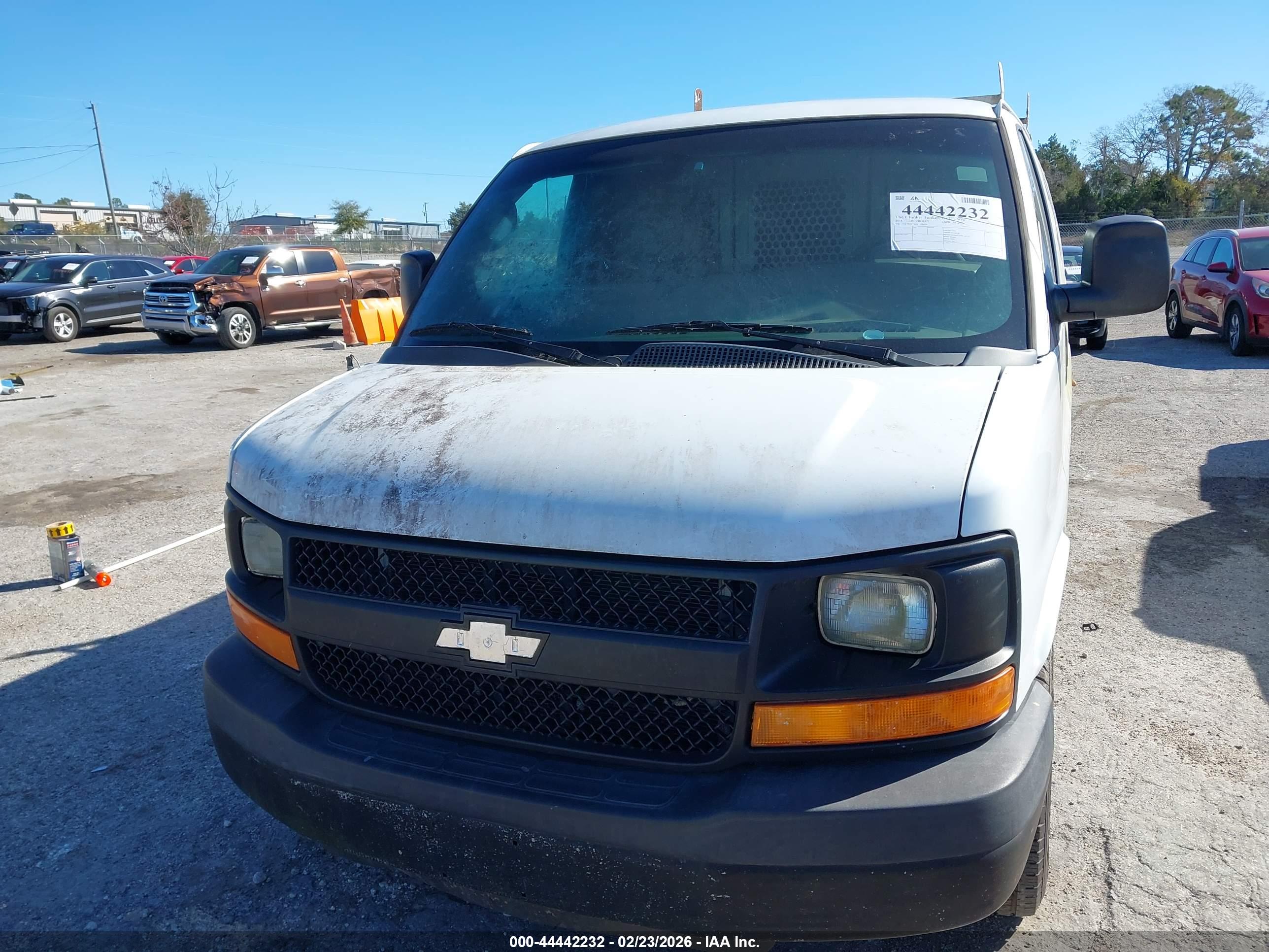 CHEVROLET EXPRESS image 6