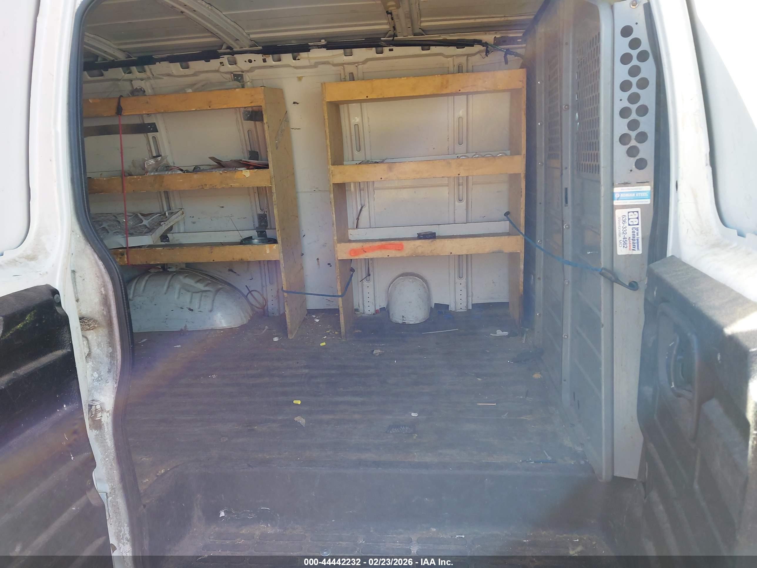 CHEVROLET EXPRESS image 8