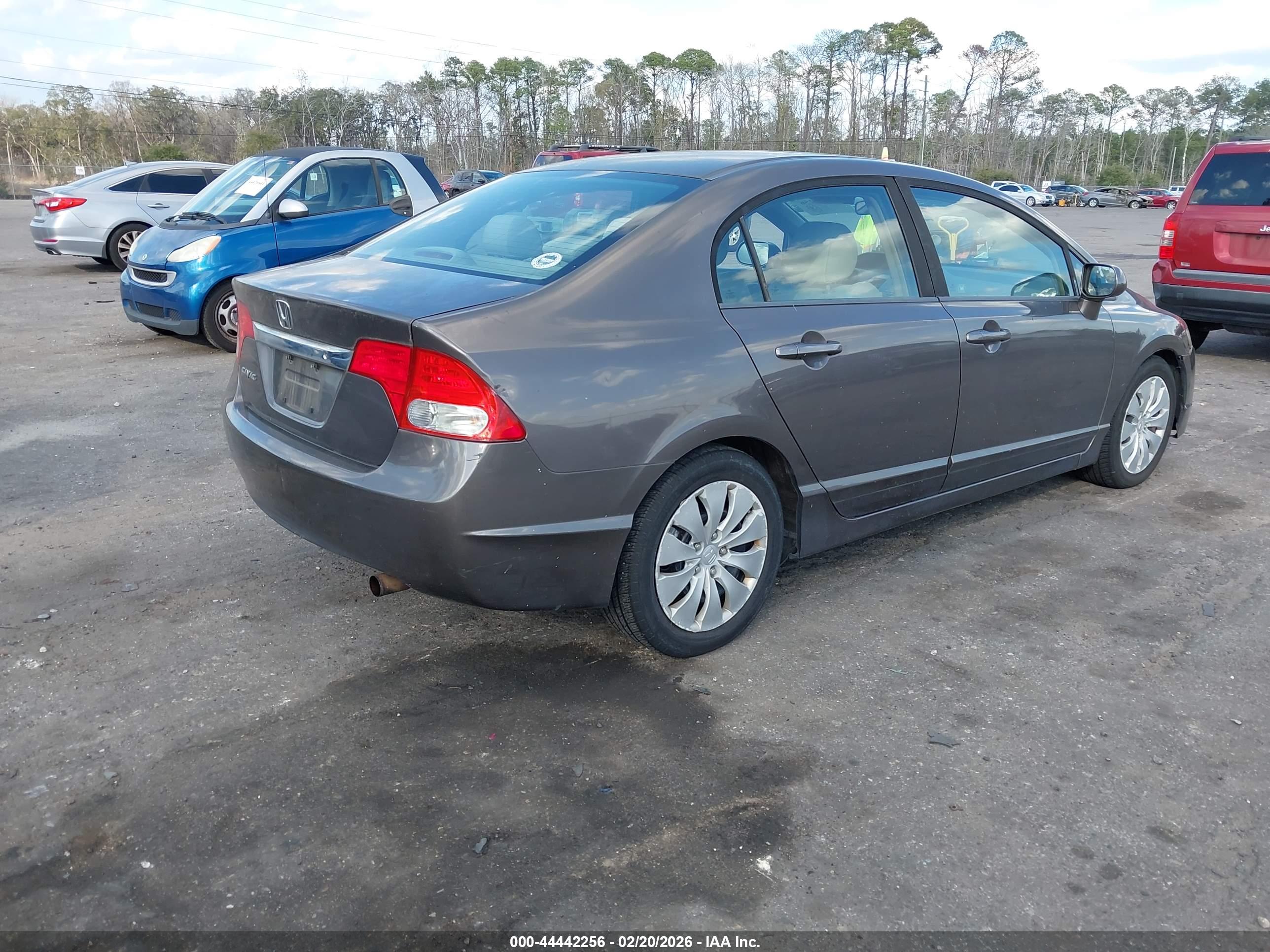 HONDA CIVIC image 4