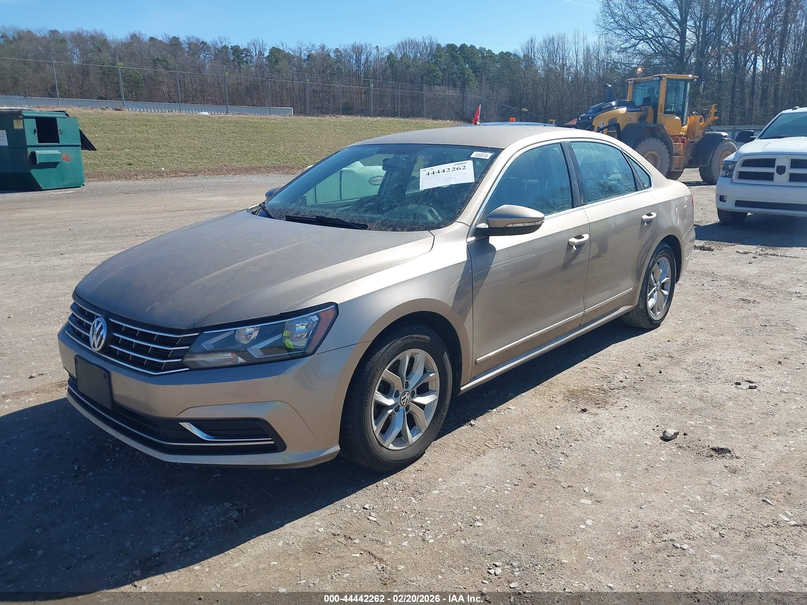 VOLKSWAGEN PASSAT image 2