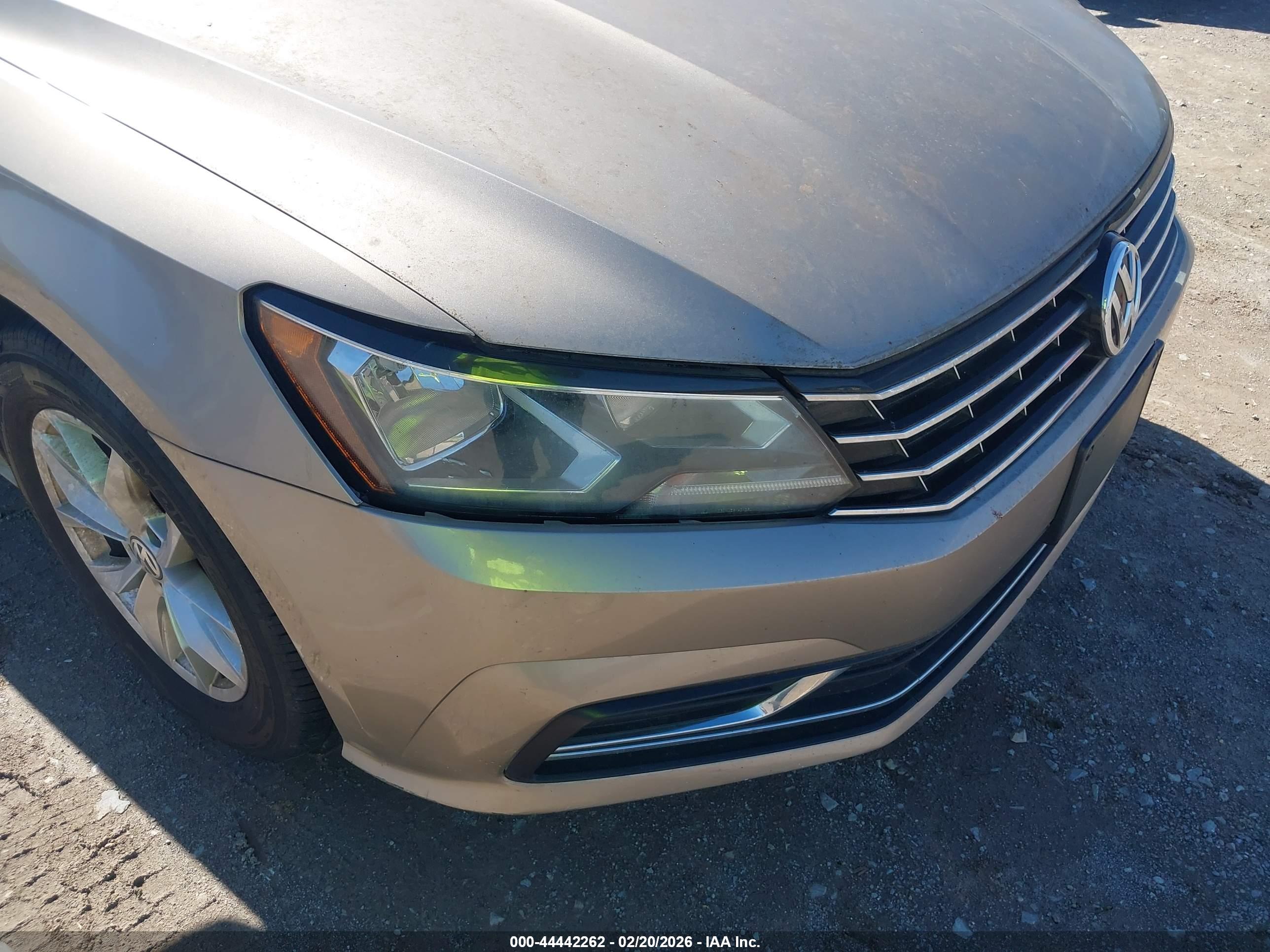 VOLKSWAGEN PASSAT image 6