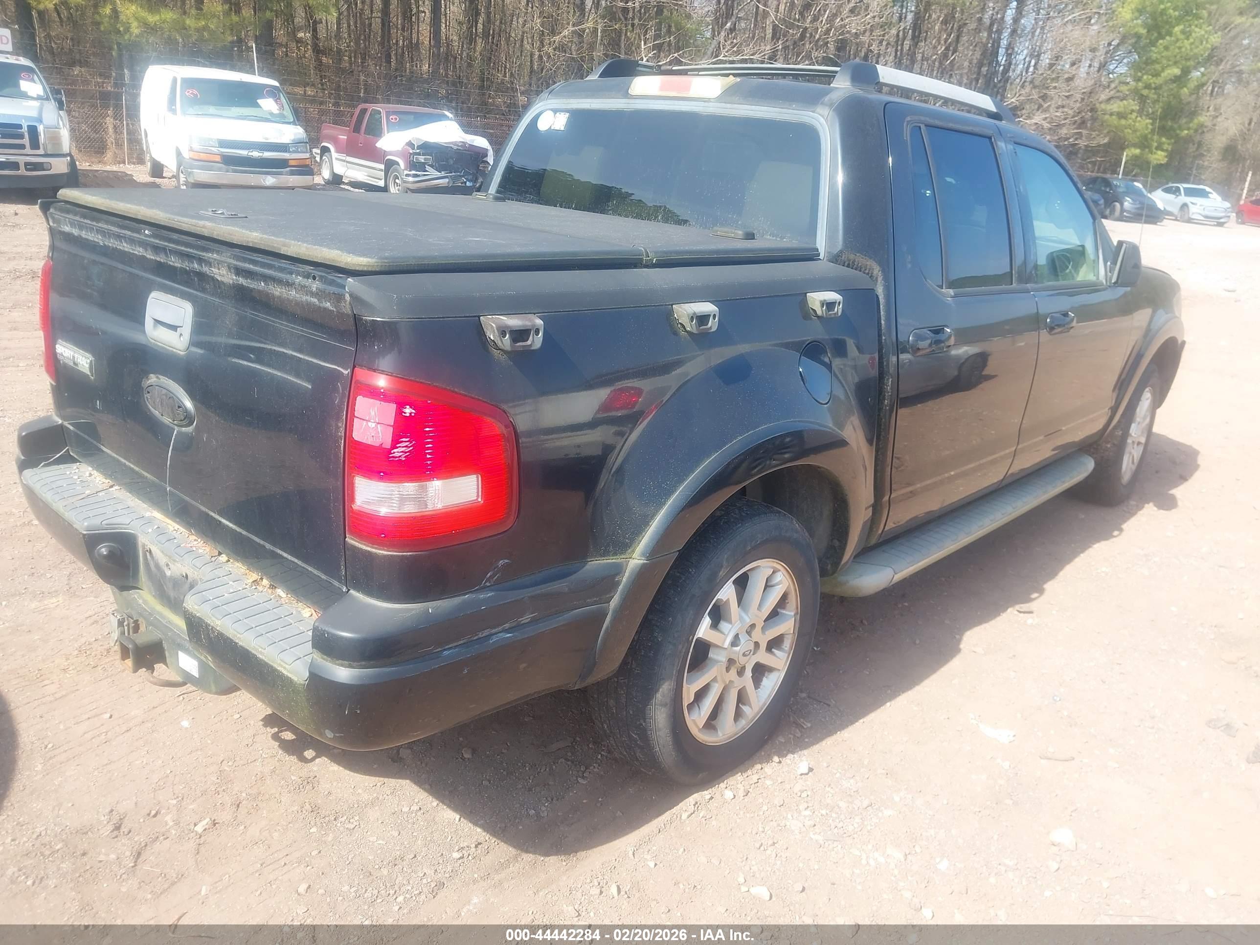 FORD EXPLORER image 4